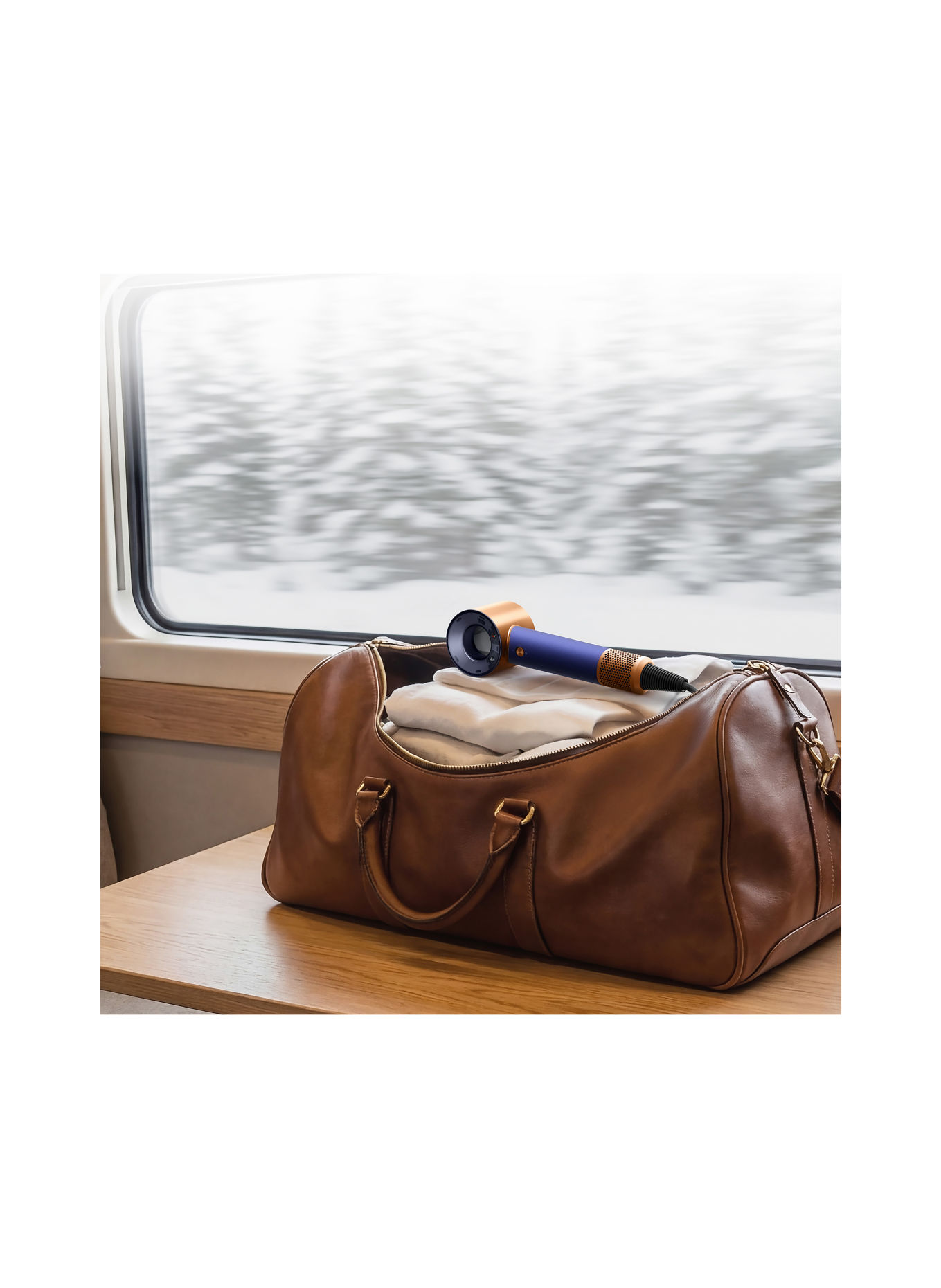 dyson SUPERSONIC TRAVEL™