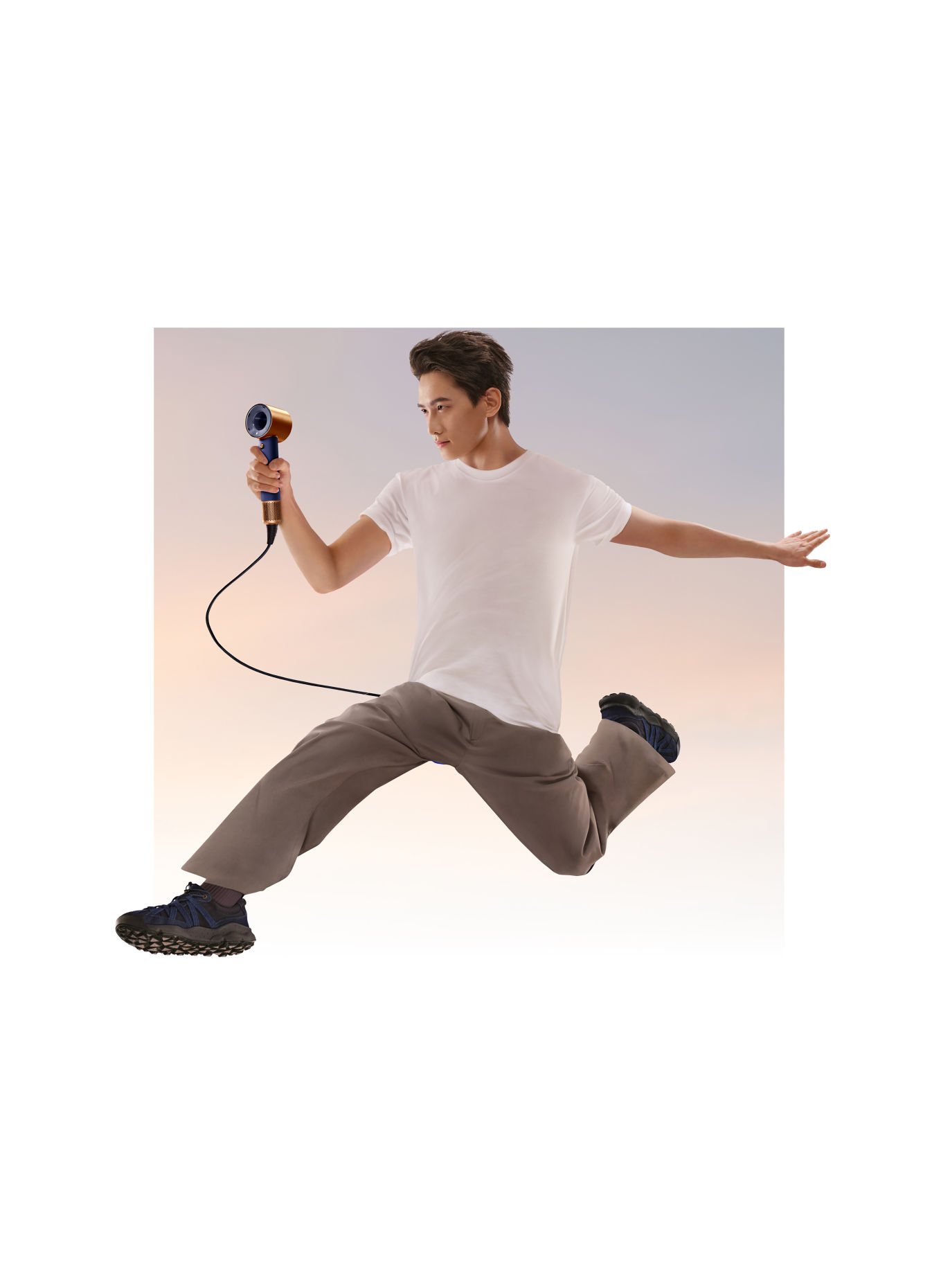 dyson SUPERSONIC TRAVEL™