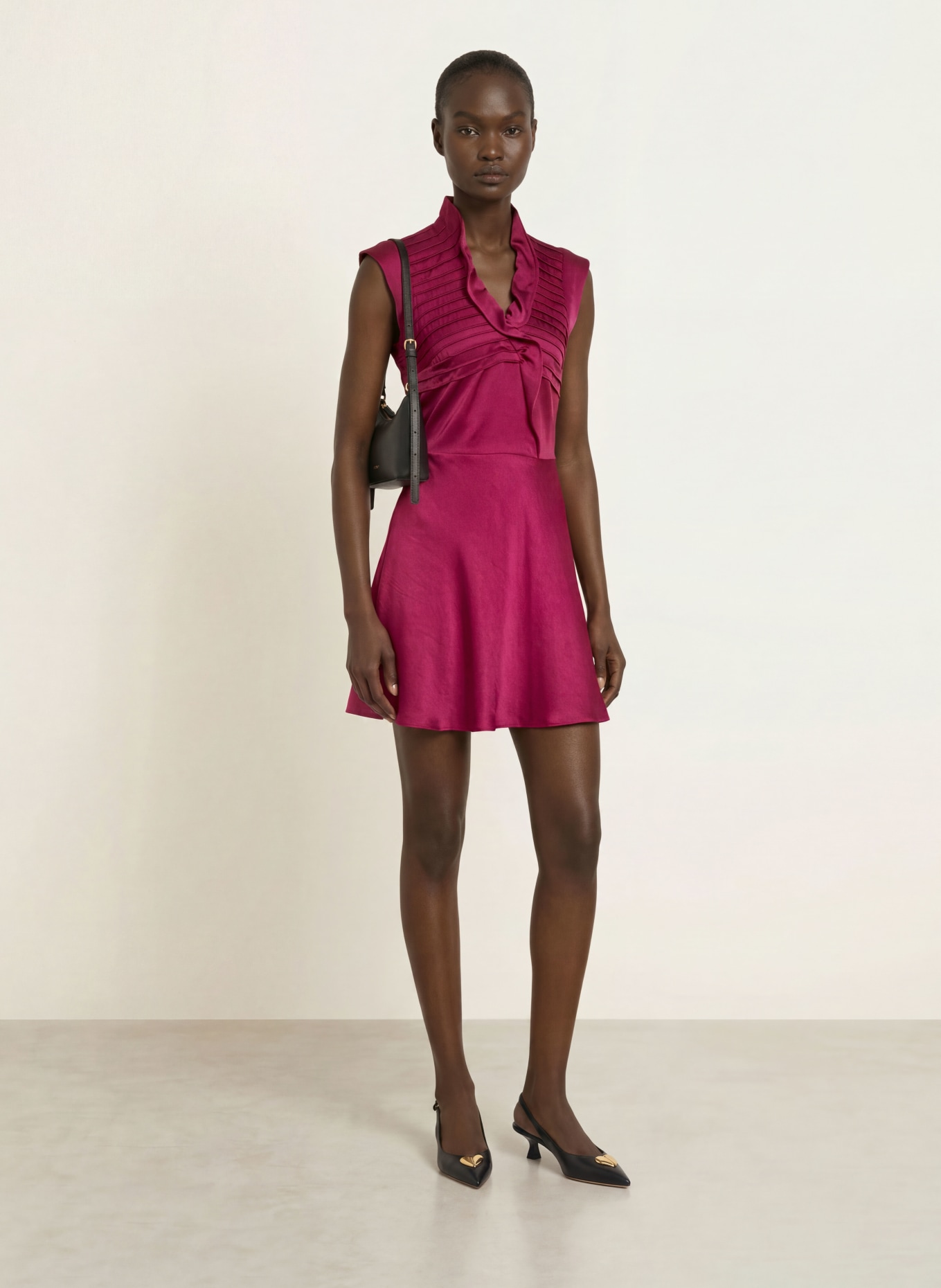 CLAUDIE PIERLOT Satinkleid mit Volants: FUCHSIA