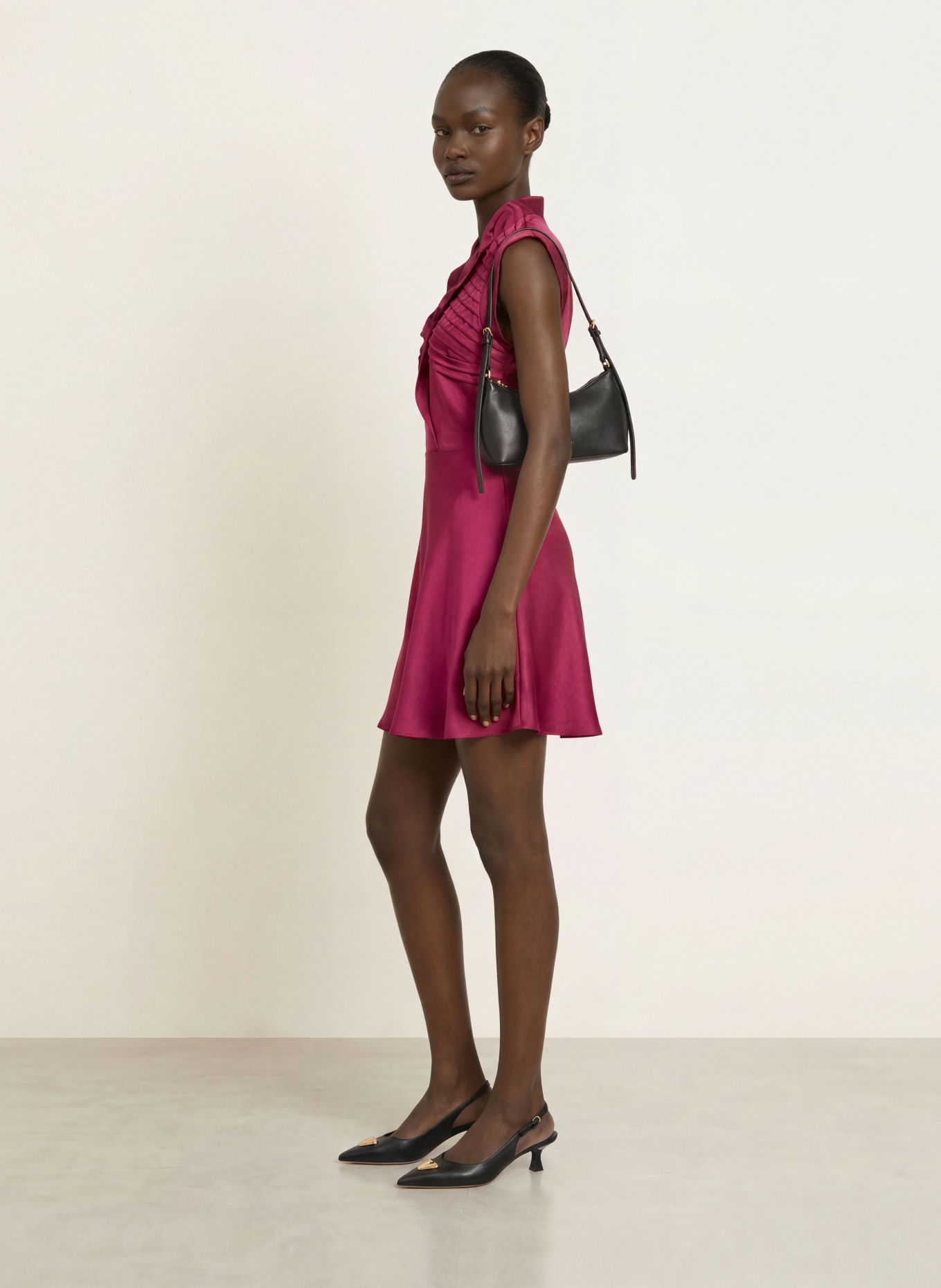CLAUDIE PIERLOT Satinkleid mit Volants: FUCHSIA