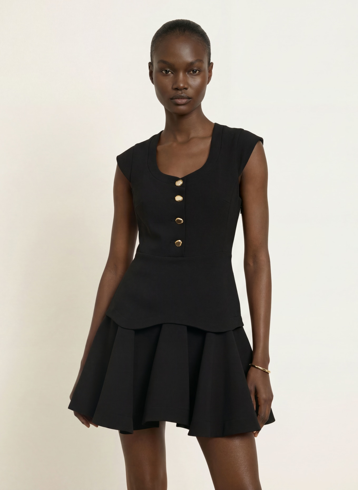 SANDRO Kleid mit Volants: SCHWARZ