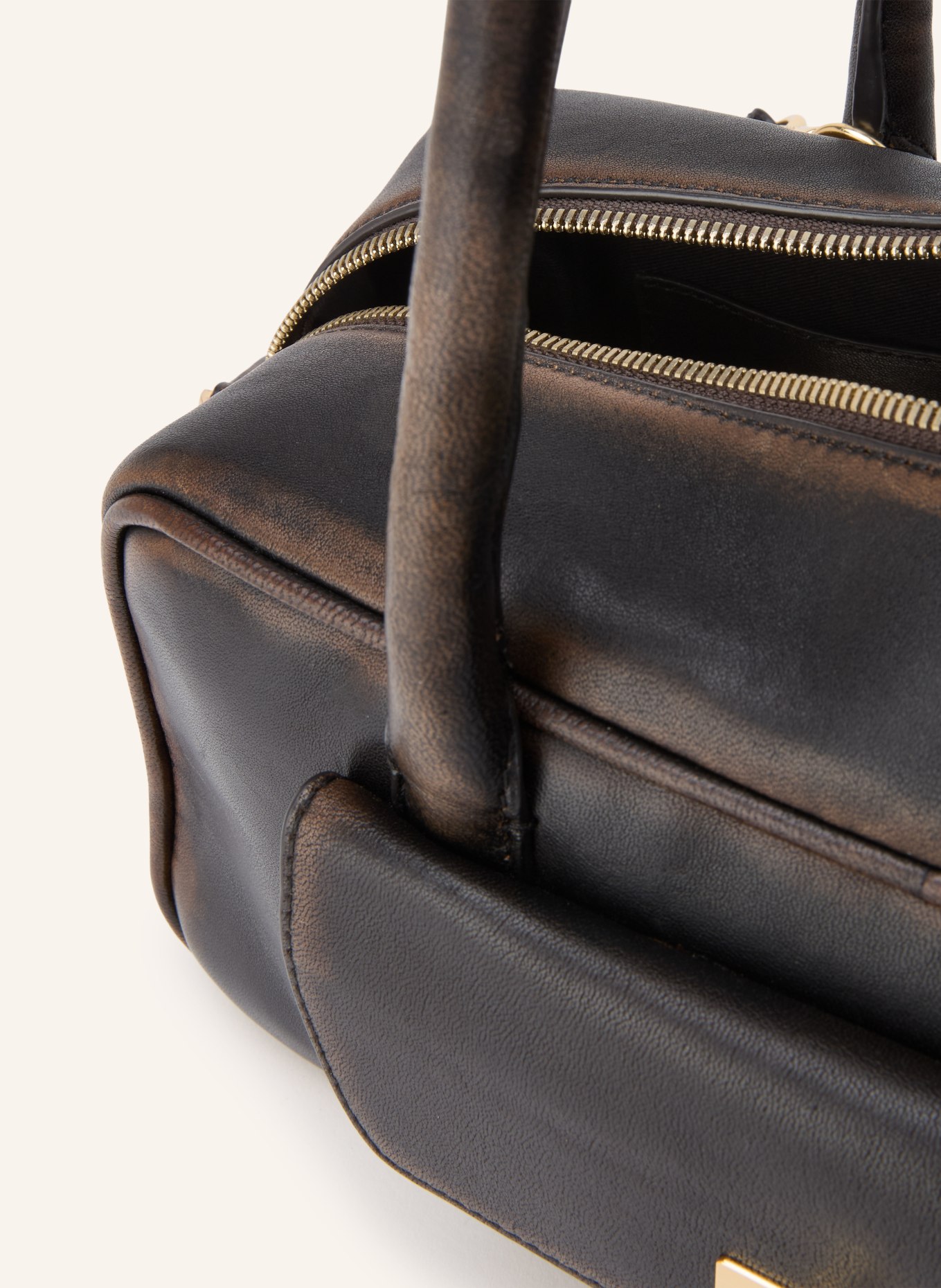 SANDRO Handtasche: SCHWARZ / GOLD