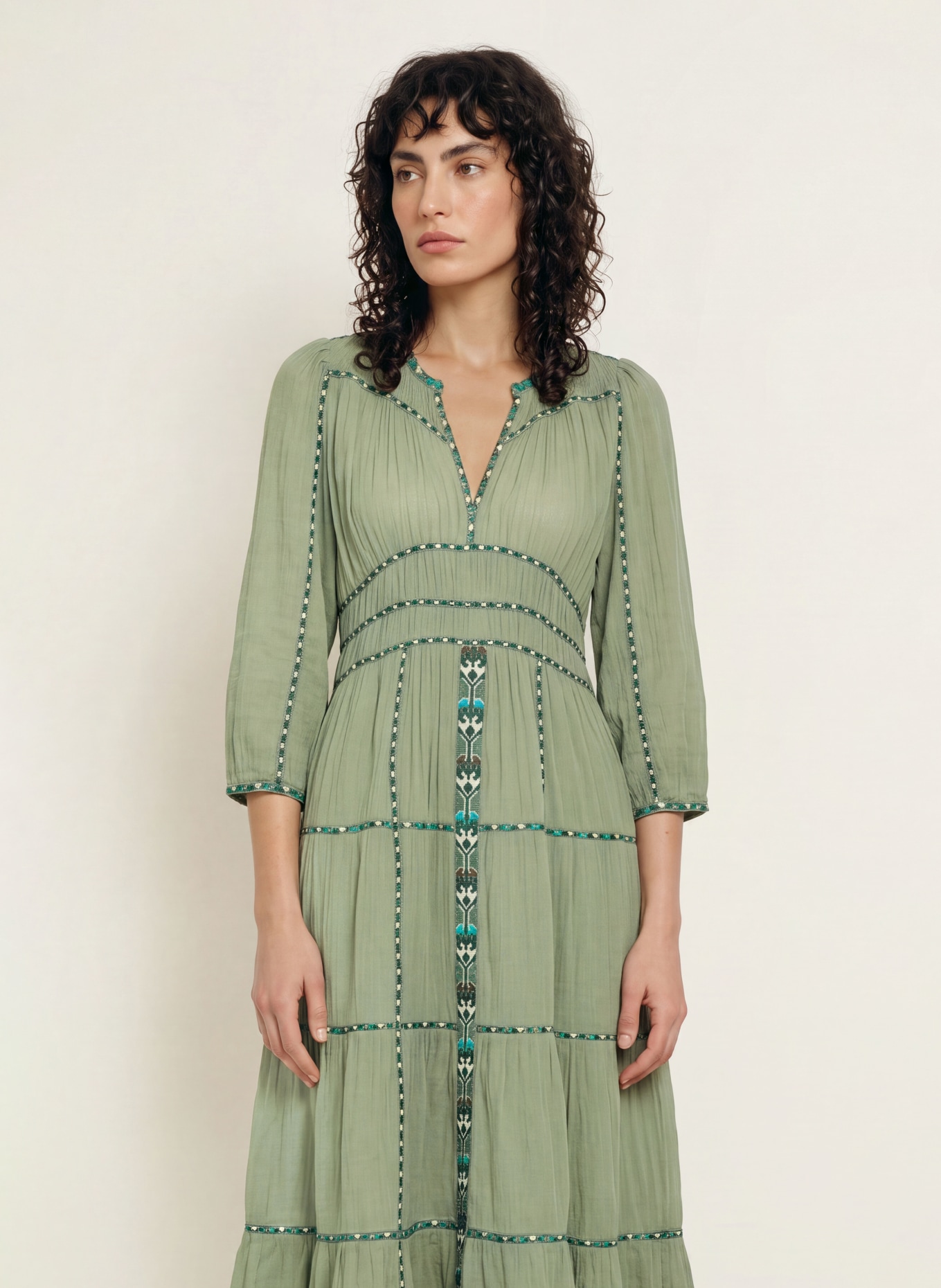 ba&sh Kleid PAHINA mit 3/4-Arm: GRÜN / DUNKELGRÜN / WEISS