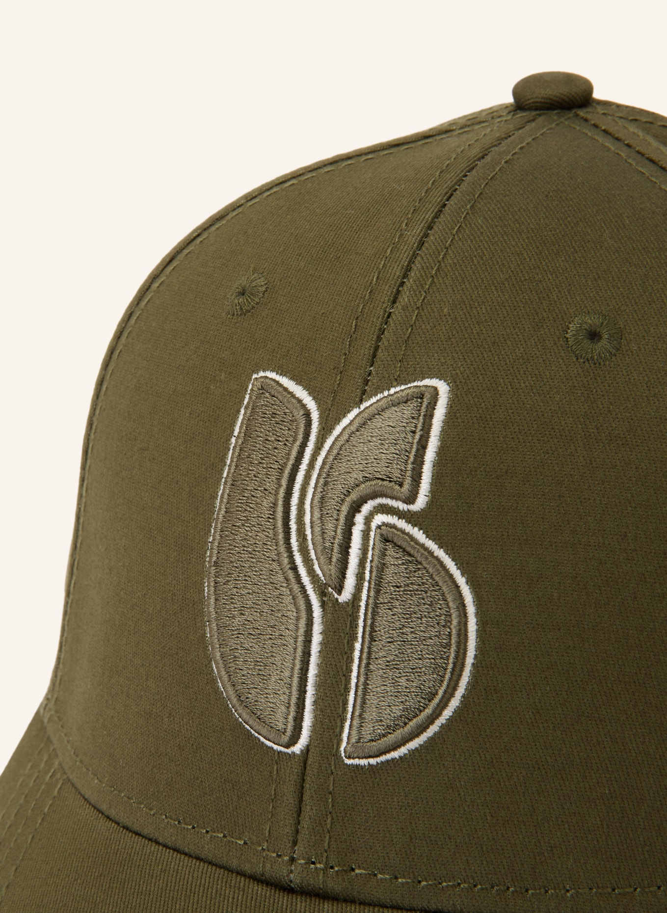 ba&sh Cap HELOA: TMAVĚ ZELENÁ / KRÉMOVÁ