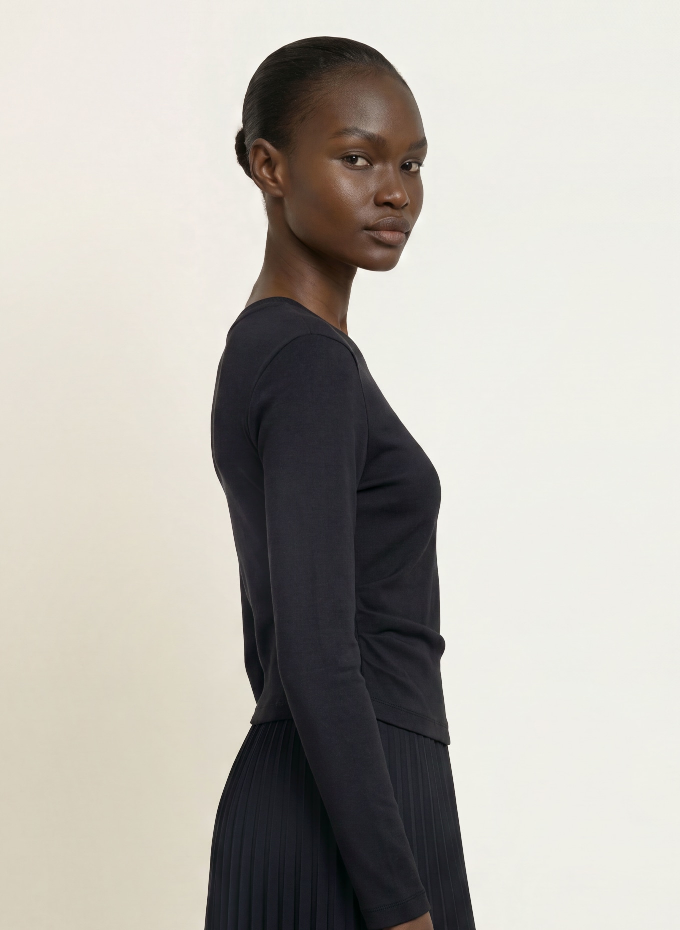CLAUDIE PIERLOT Kleid im Materialmix mit Plissees: SCHWARZ