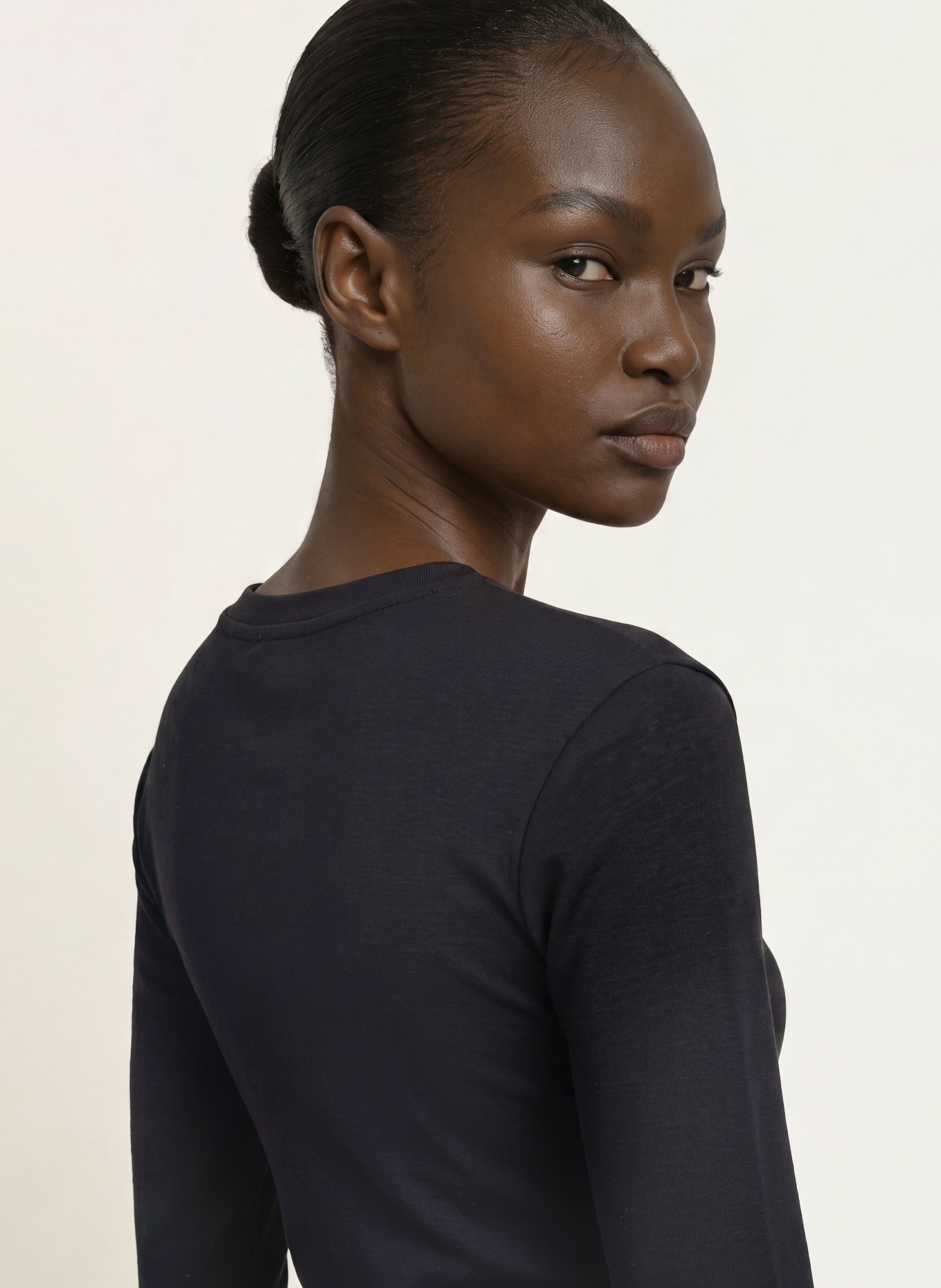 CLAUDIE PIERLOT Kleid im Materialmix mit Plissees: SCHWARZ