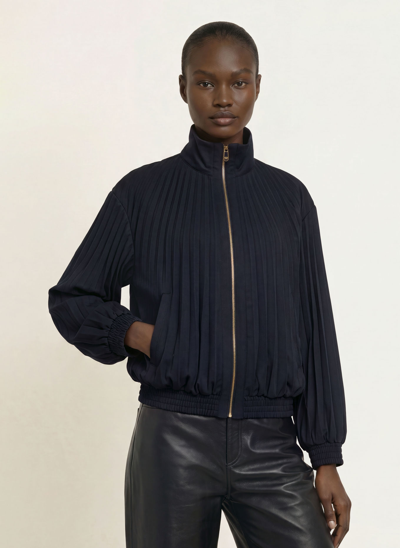 SANDRO Blouson mit Plissees: DUNKELBLAU