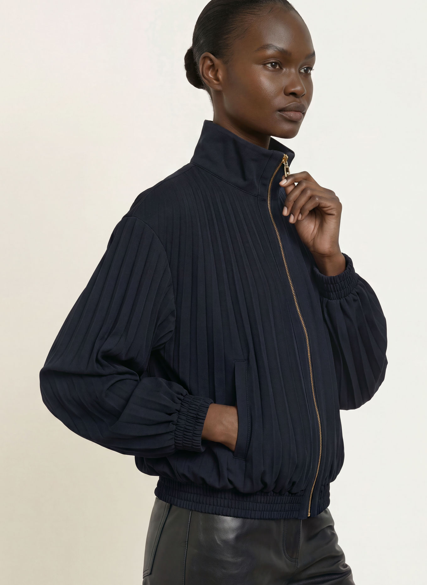 SANDRO Blouson mit Plissees: DUNKELBLAU
