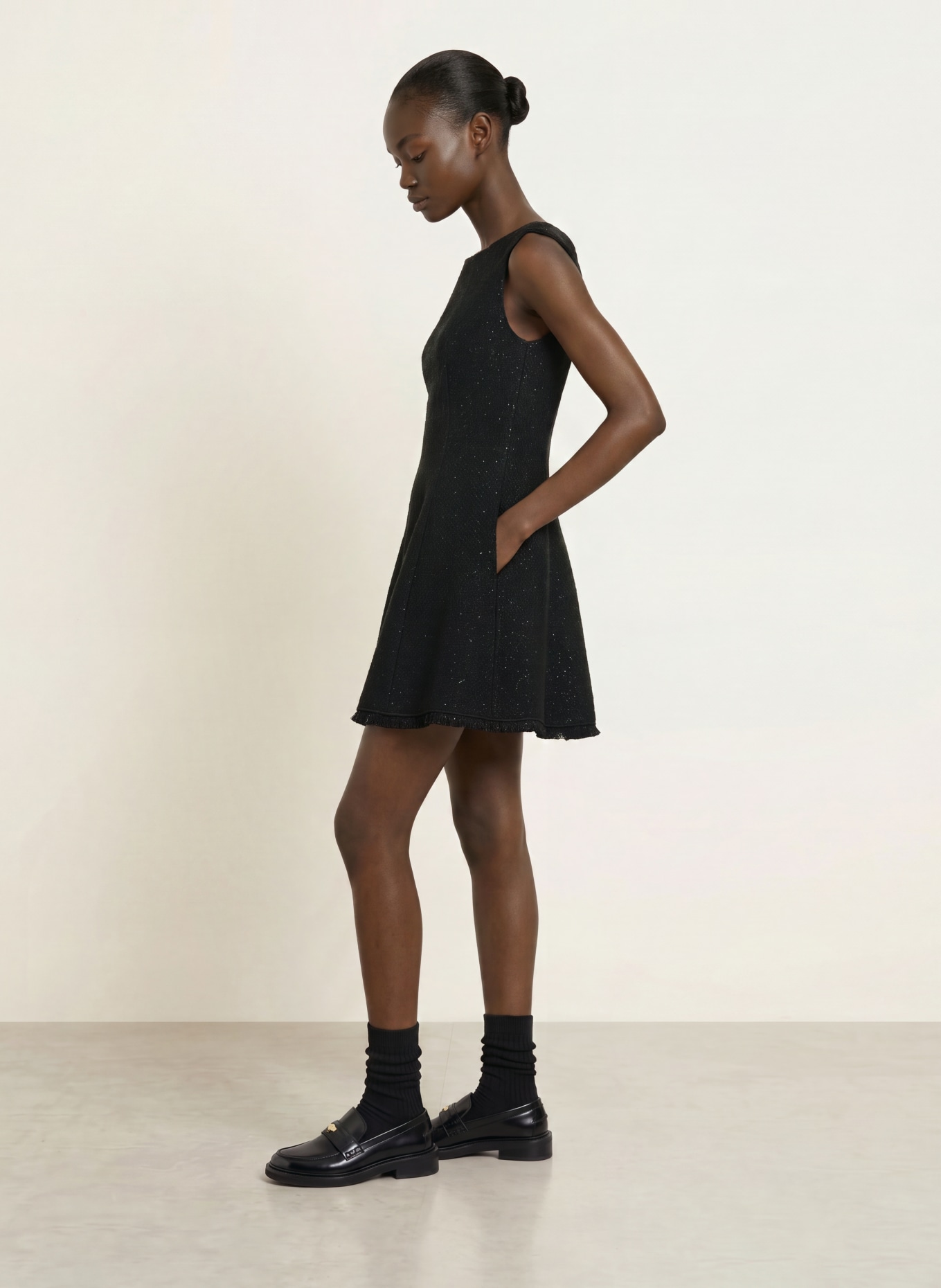 maje Kleid mit Glitzergarn: SCHWARZ