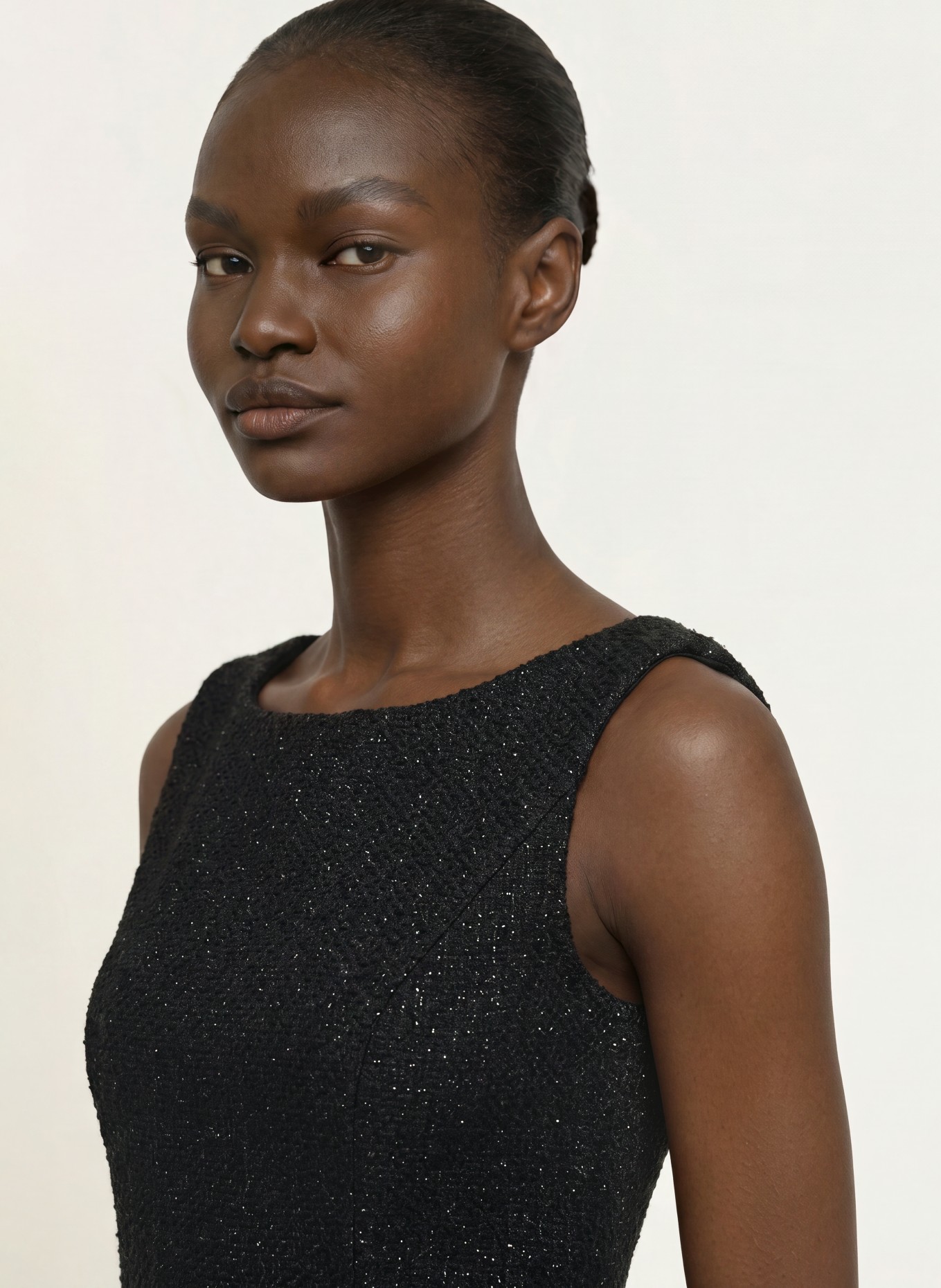 maje Kleid mit Glitzergarn: SCHWARZ
