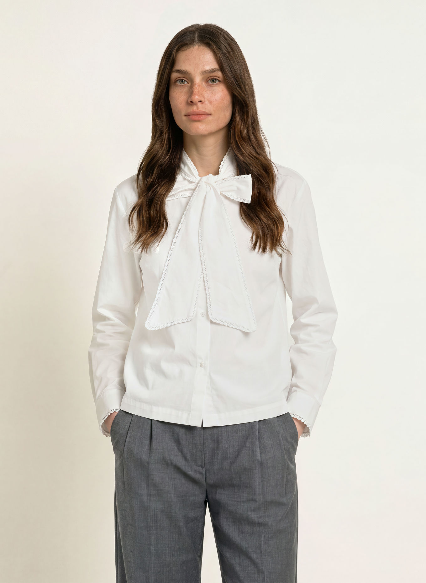 maje Bluse mit abnehmbarer Schluppe: WEISS