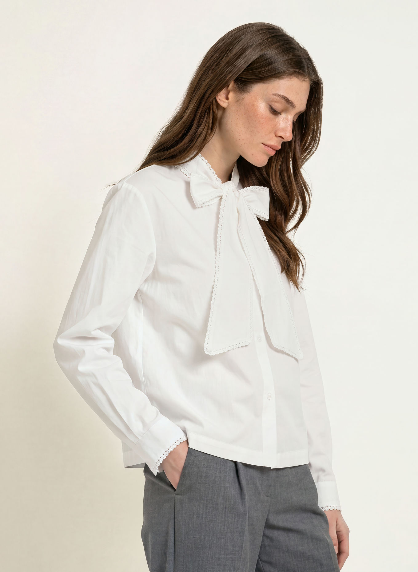 maje Bluse mit abnehmbarer Schluppe: WEISS