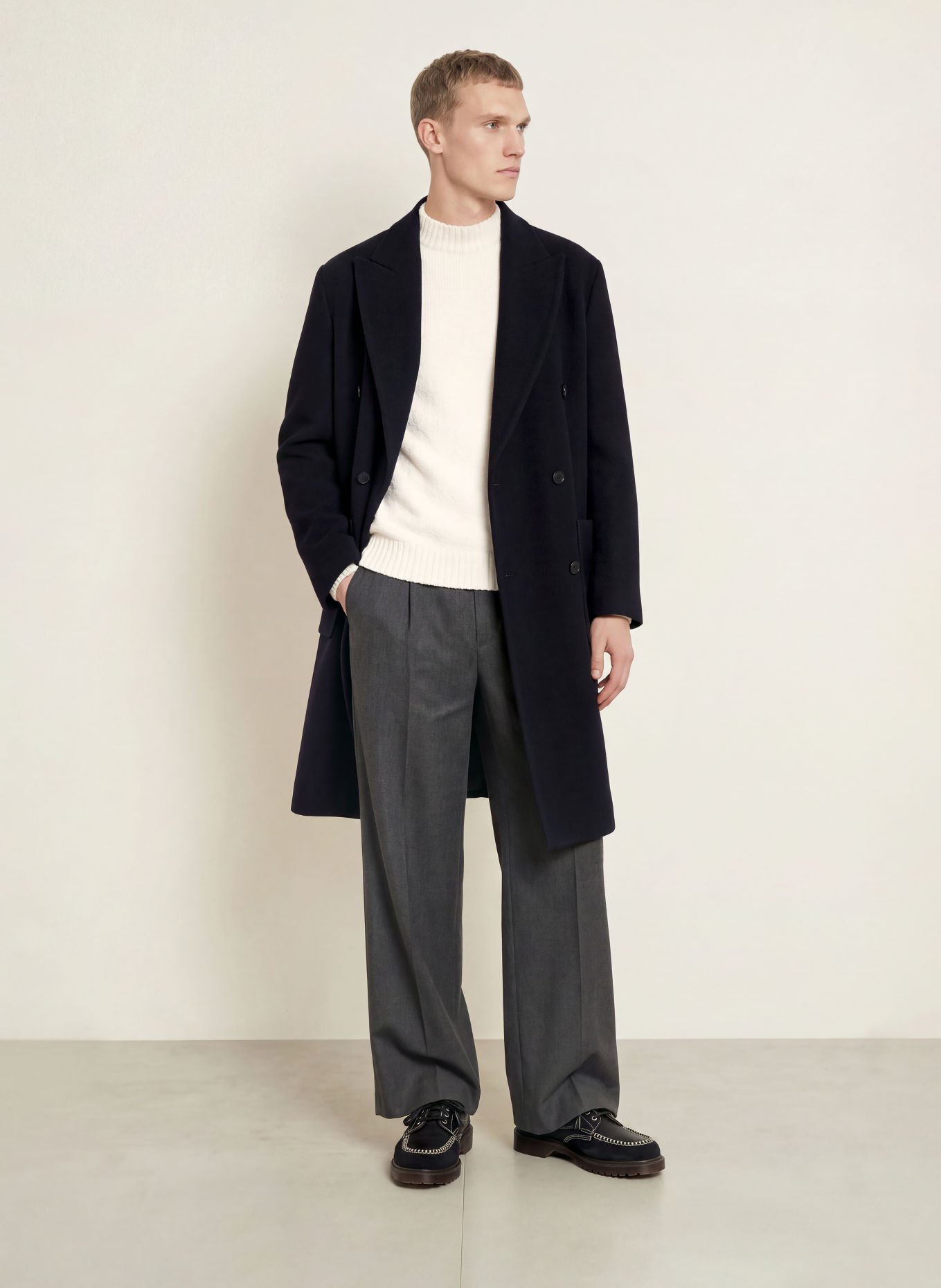DRYKORN Bouclé sweater ZAYN: ECRU