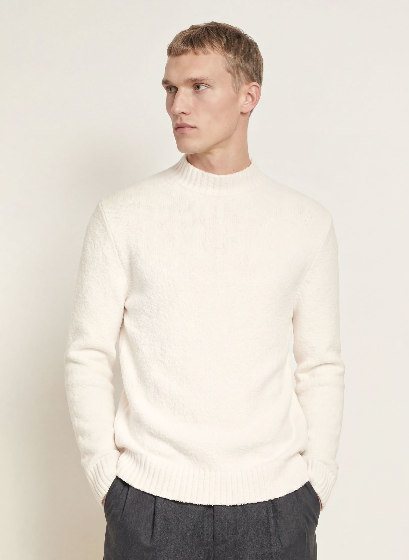 DRYKORN Bouclé sweater ZAYN: ECRU