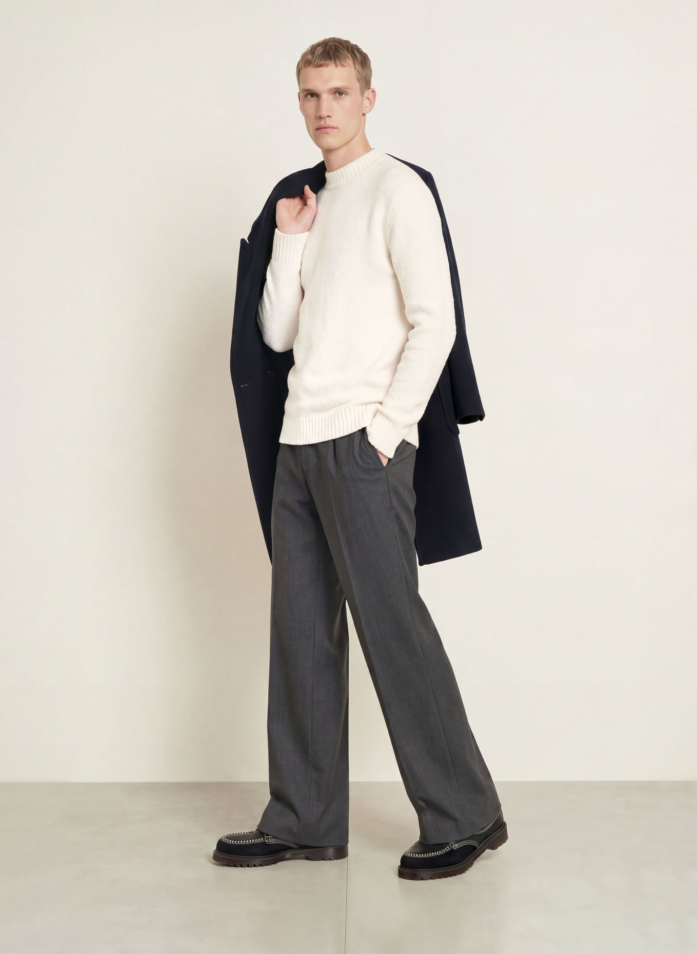DRYKORN Bouclé sweater ZAYN: ECRU