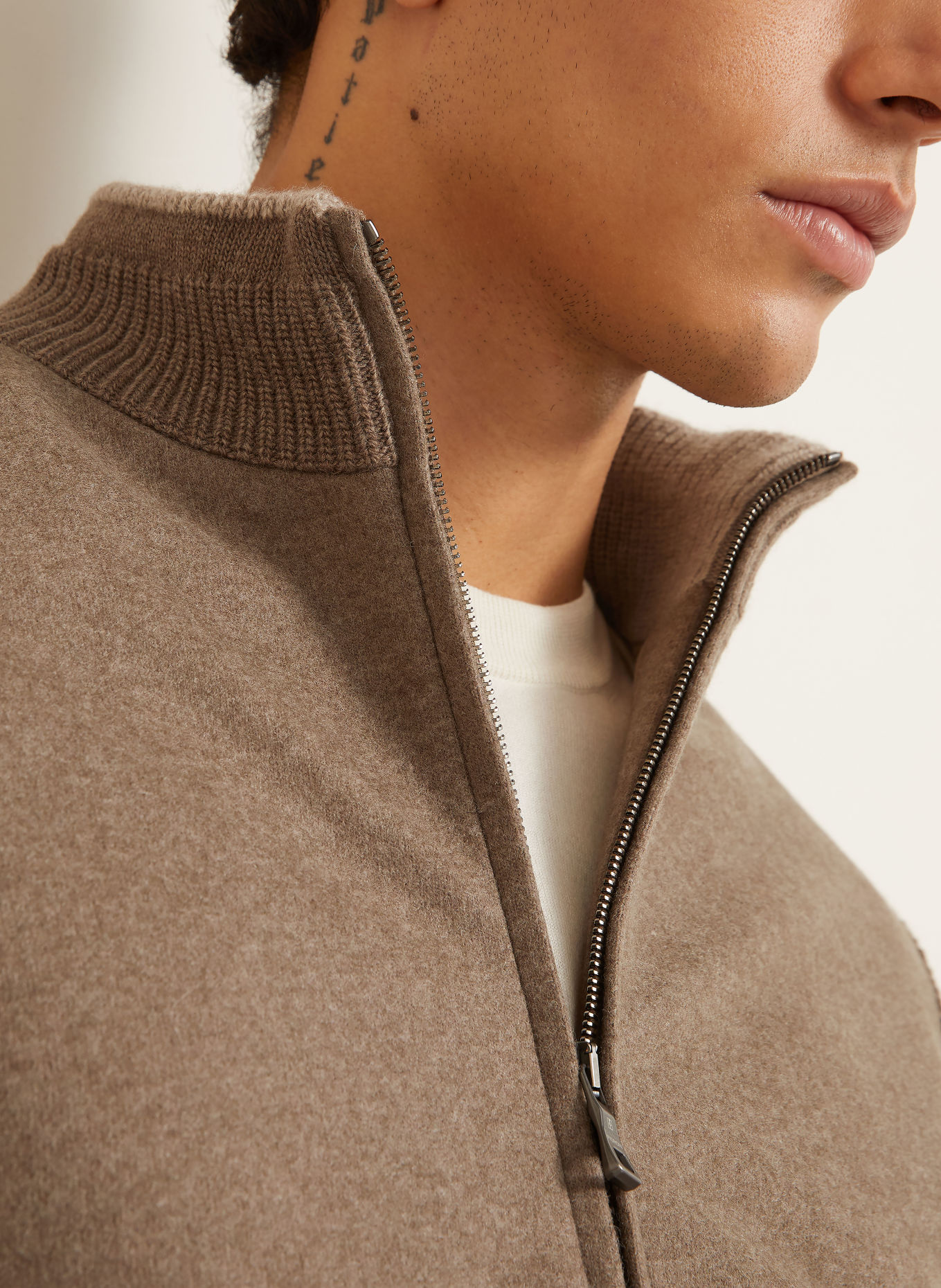 FIORONI Gebreide vest in verschillende materialen: TAUPE