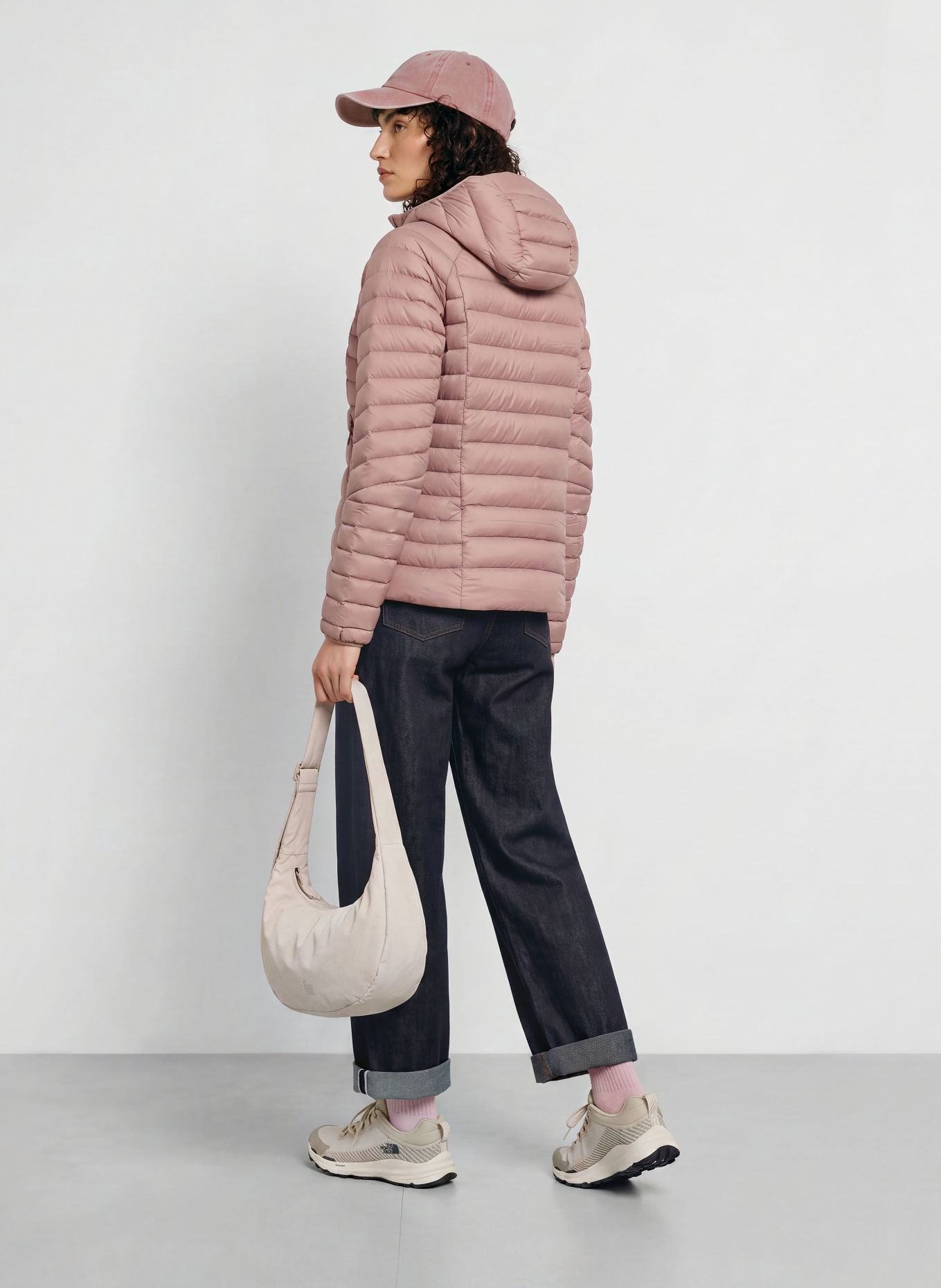 patagonia Lehká péřová vesta DOWN SWEATER: ČERNOŠEDÁ