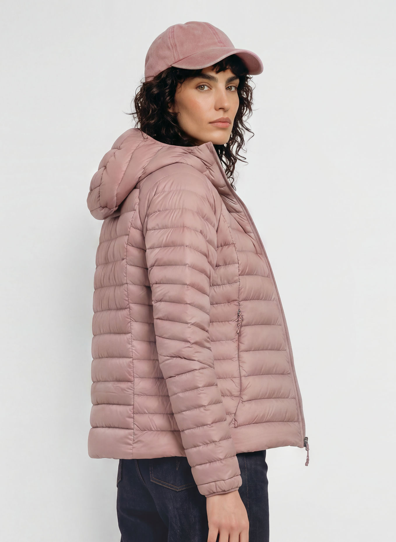patagonia Lehká péřová vesta DOWN SWEATER: ČERNOŠEDÁ