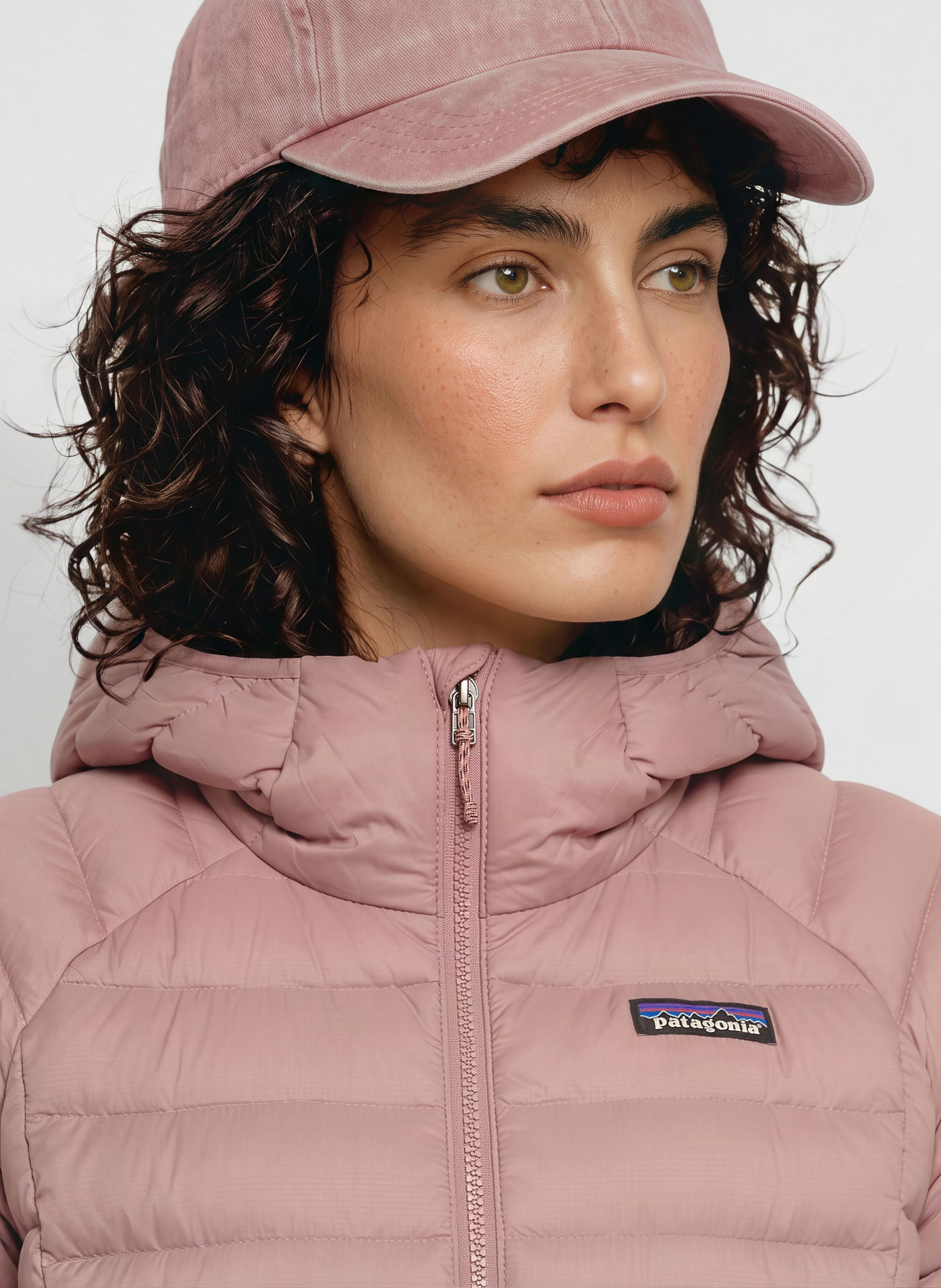 patagonia Lehká péřová vesta DOWN SWEATER: ČERNOŠEDÁ