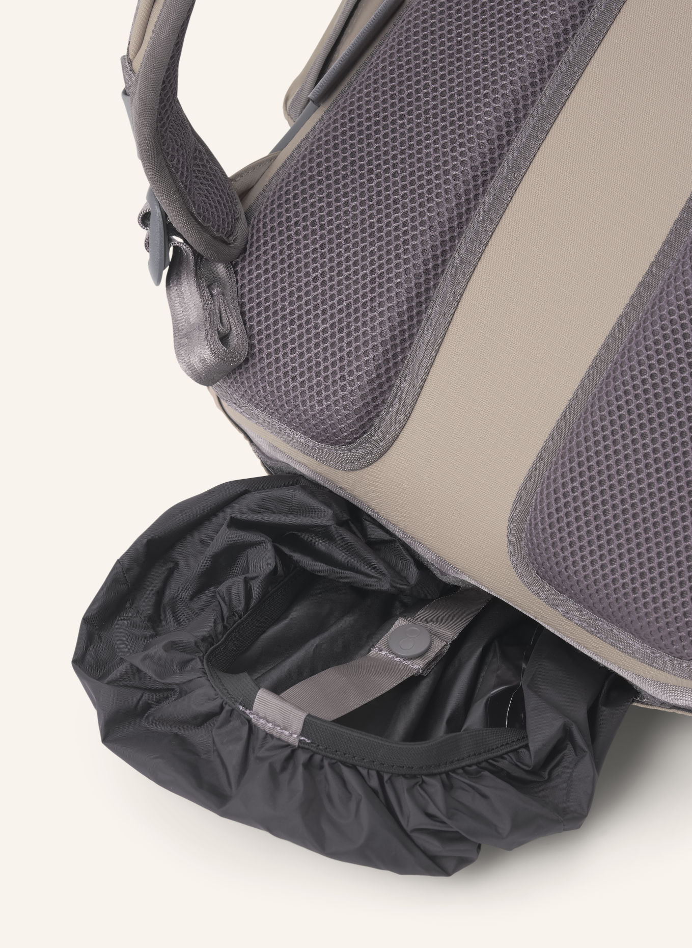 pinqponq Rucksack KOMUT MEDIUM mit Laptop-Fach: BEIGE / DUNKELGRAU