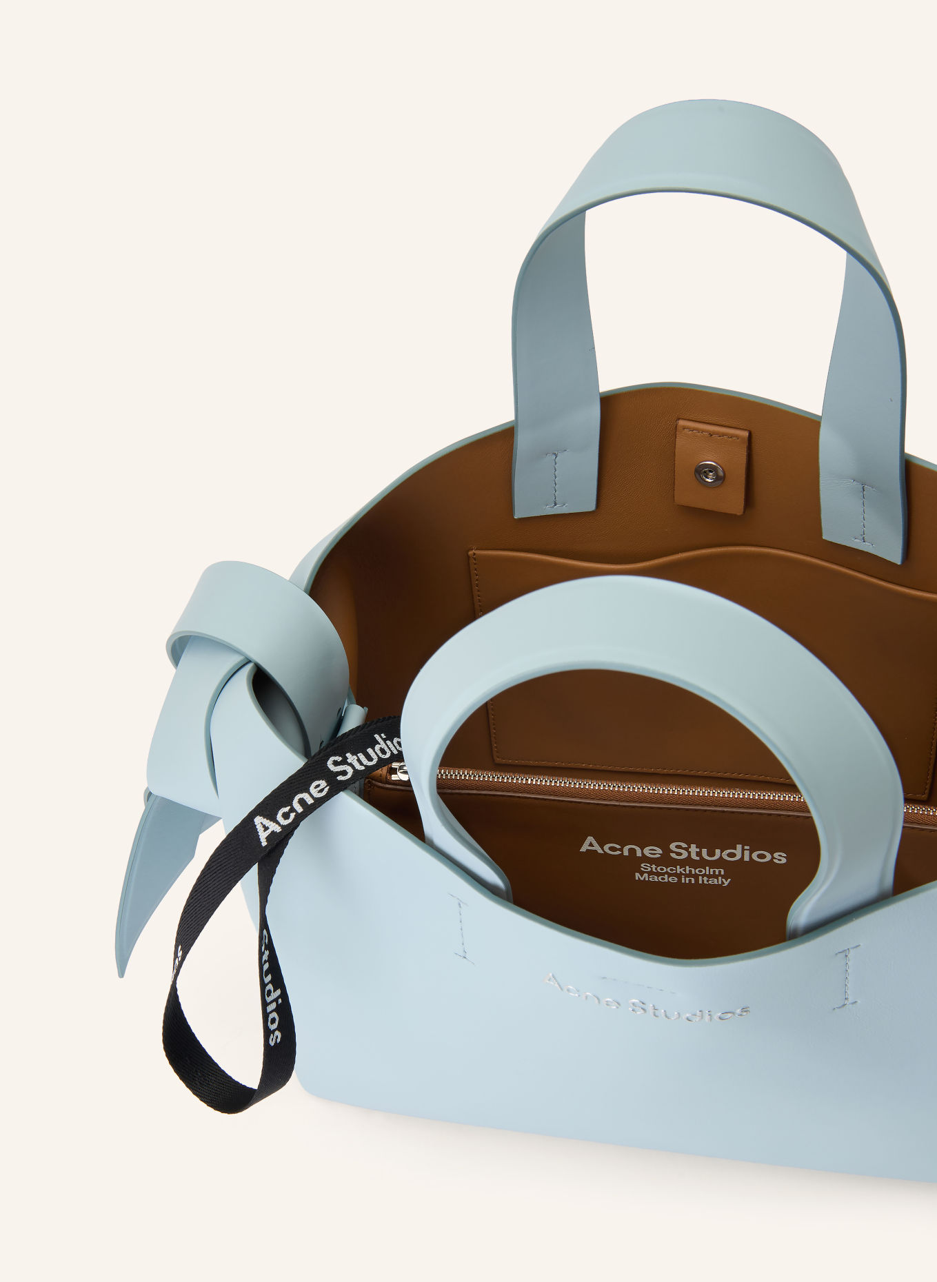 Acne Studios handtas: LICHTBLAUW / ZILVER