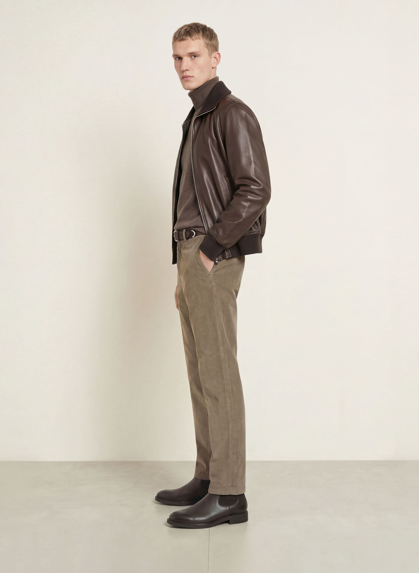 BOGLIOLI Cordhose Slim Fit: 464 taupe