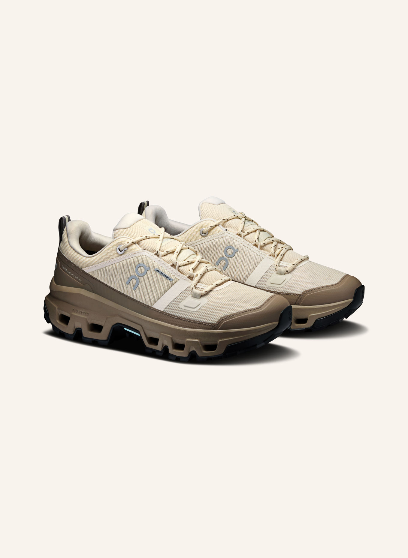 On CLOUDROCK LOW WP hiking shoes: BEIGE / ECRU