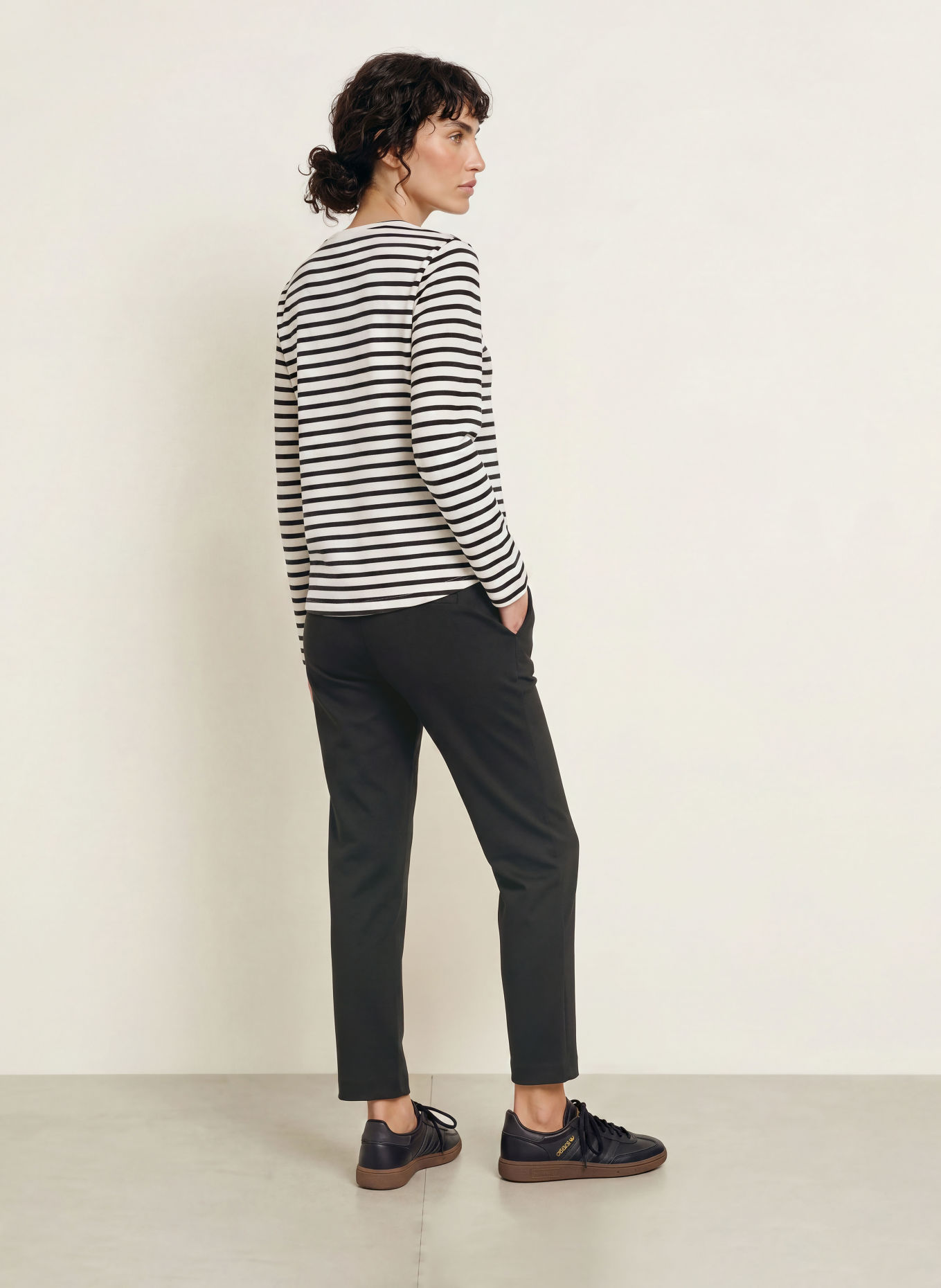 Juvia Sweatshirt MARIE: CREAM / BLACK