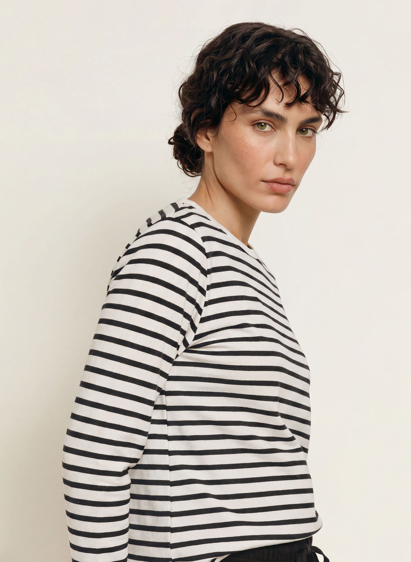 Juvia Sweatshirt MARIE: CREAM / BLACK