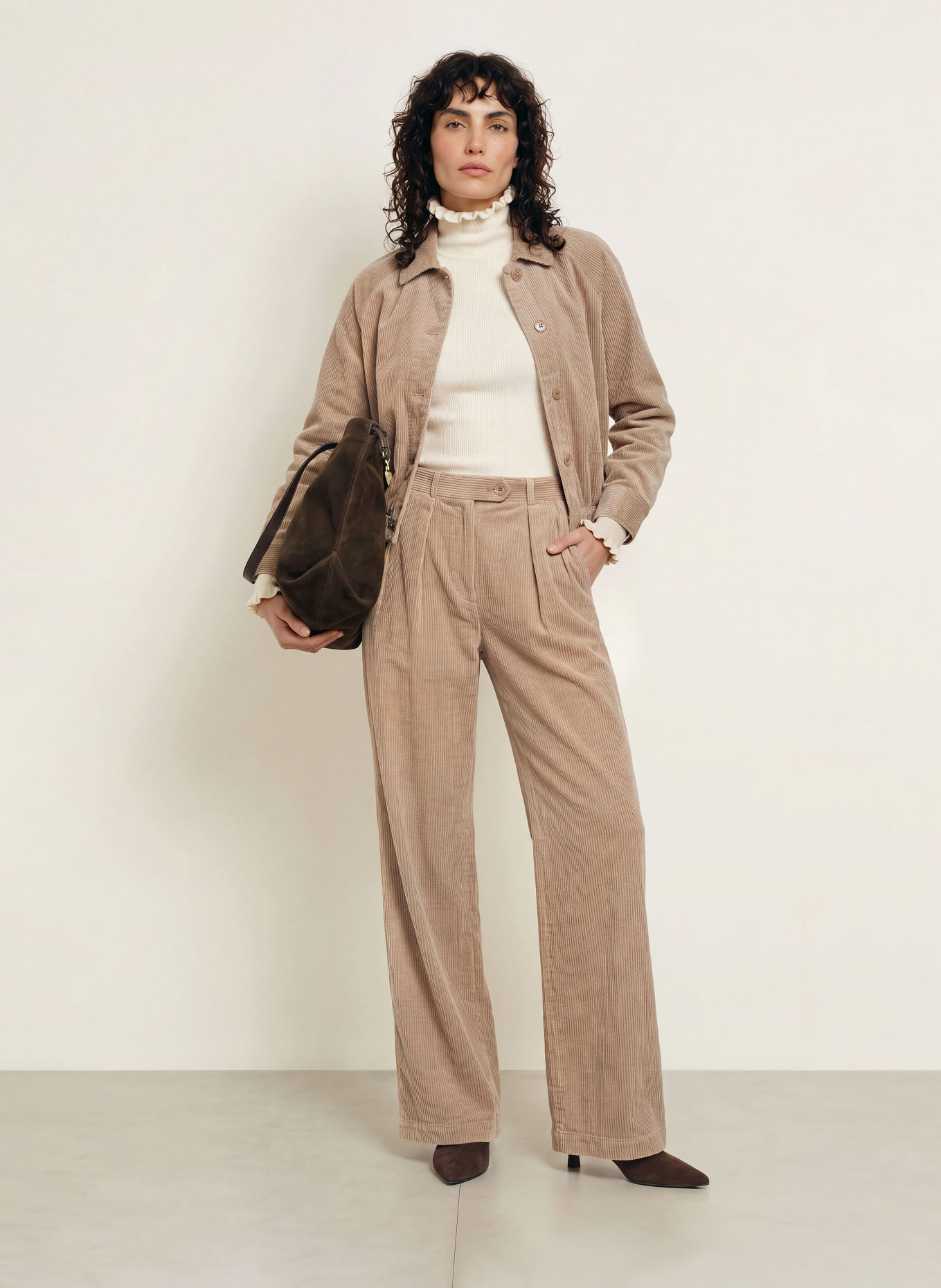 MRS & HUGS Marlene-byxor i corduroy: TAUPE