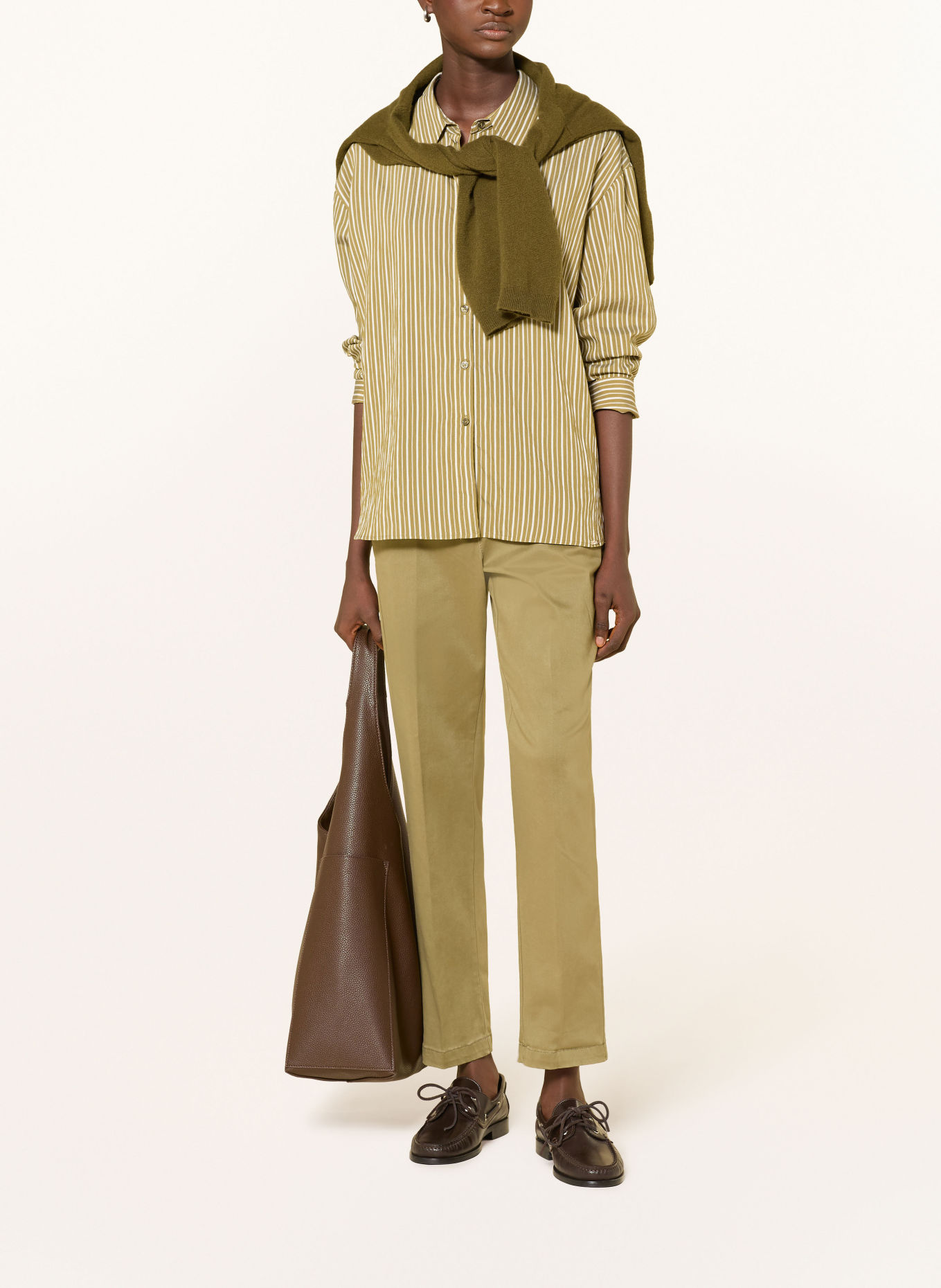 MAC Chino TURN UP: OLIV