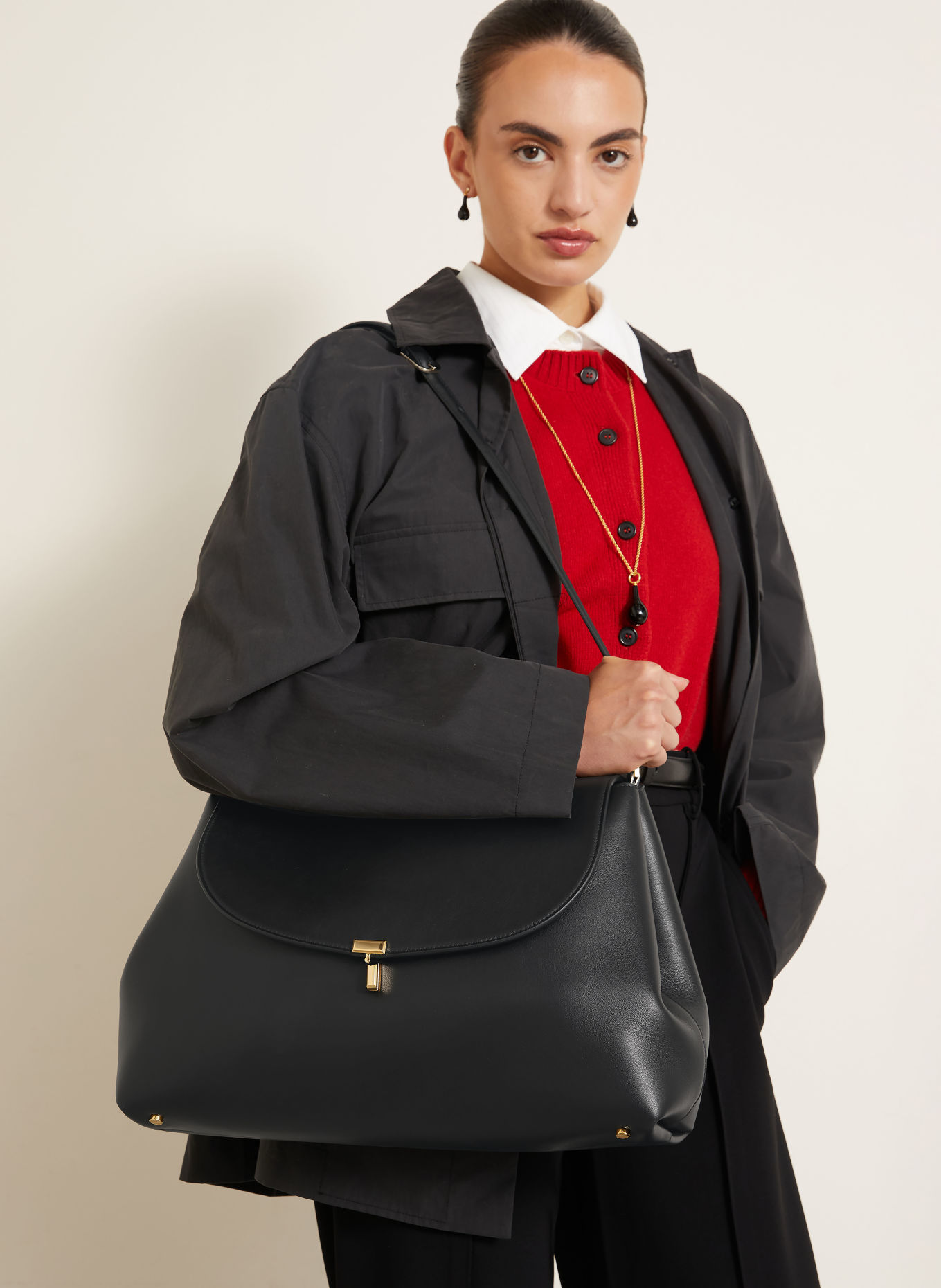 TOTEME Shoulder bag: BLACK / GOLD