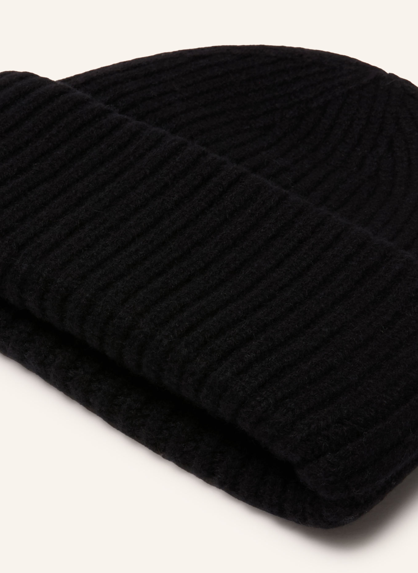 SOFT GOAT Cashmere hat: BLACK