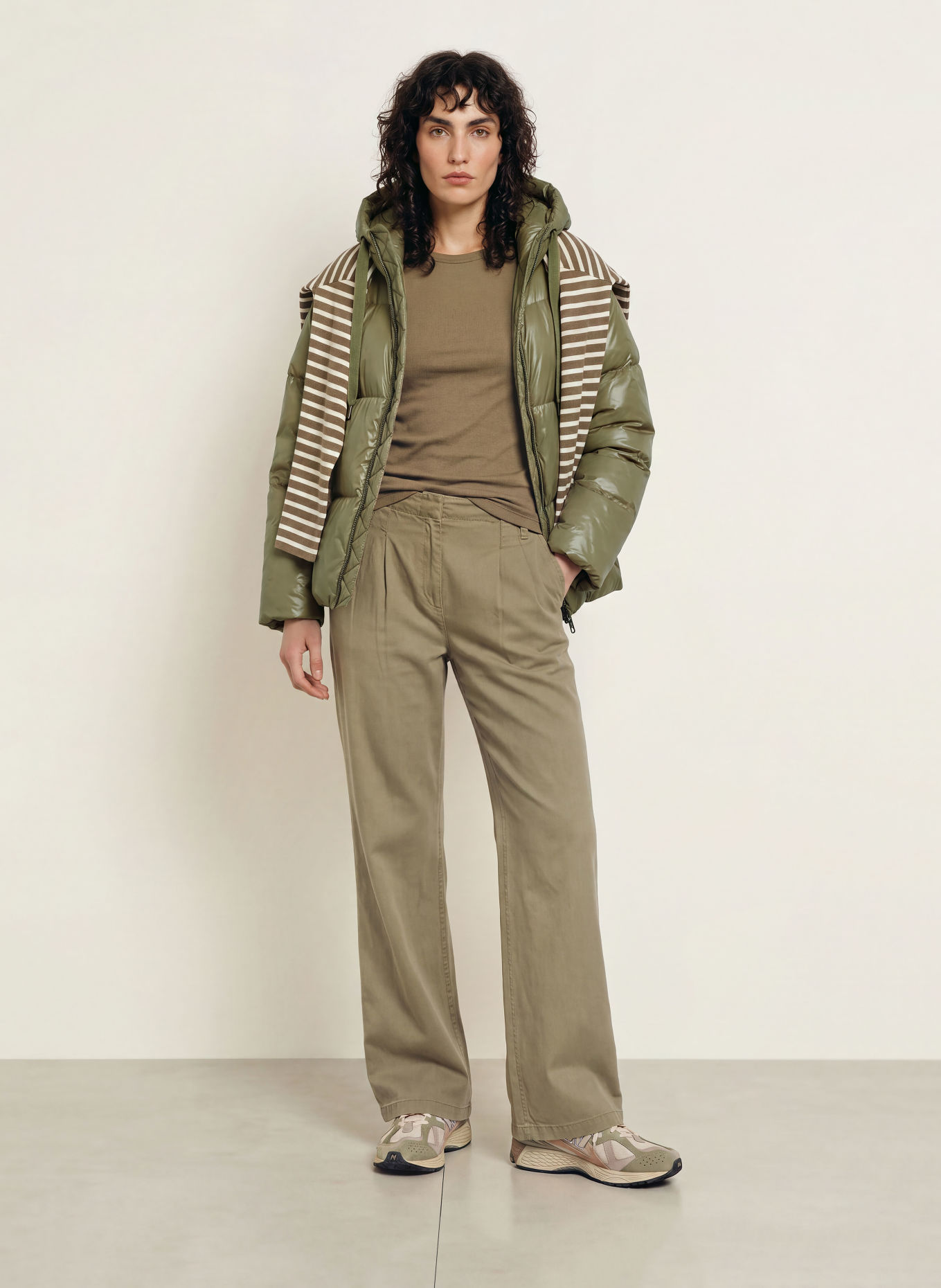 Juvia Oversized donsjack KIARA: OLIJF