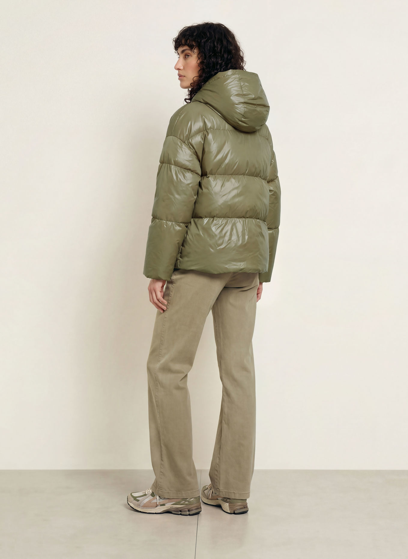 Juvia Oversized donsjack KIARA: OLIJF