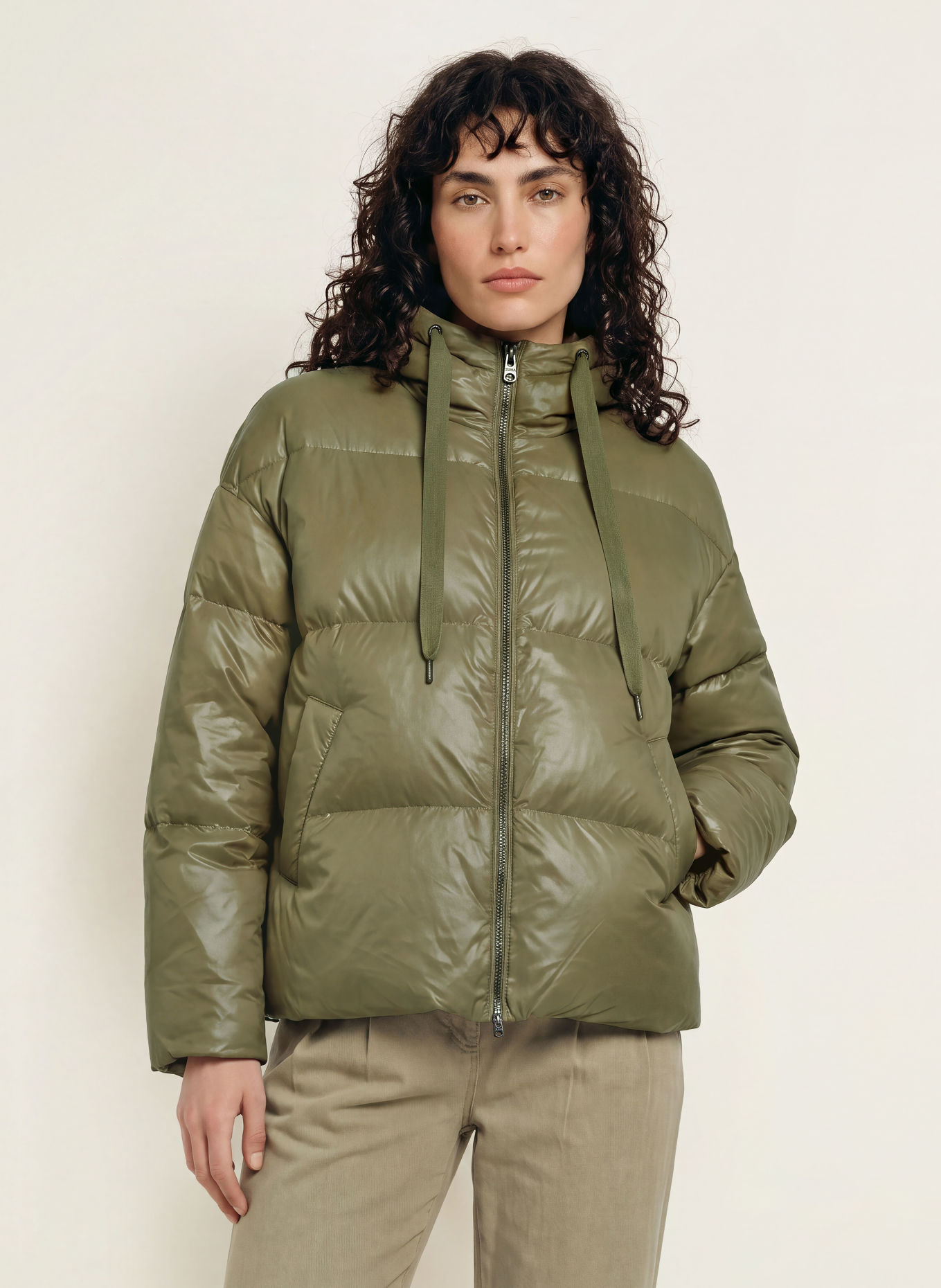 Juvia Oversized donsjack KIARA: OLIJF