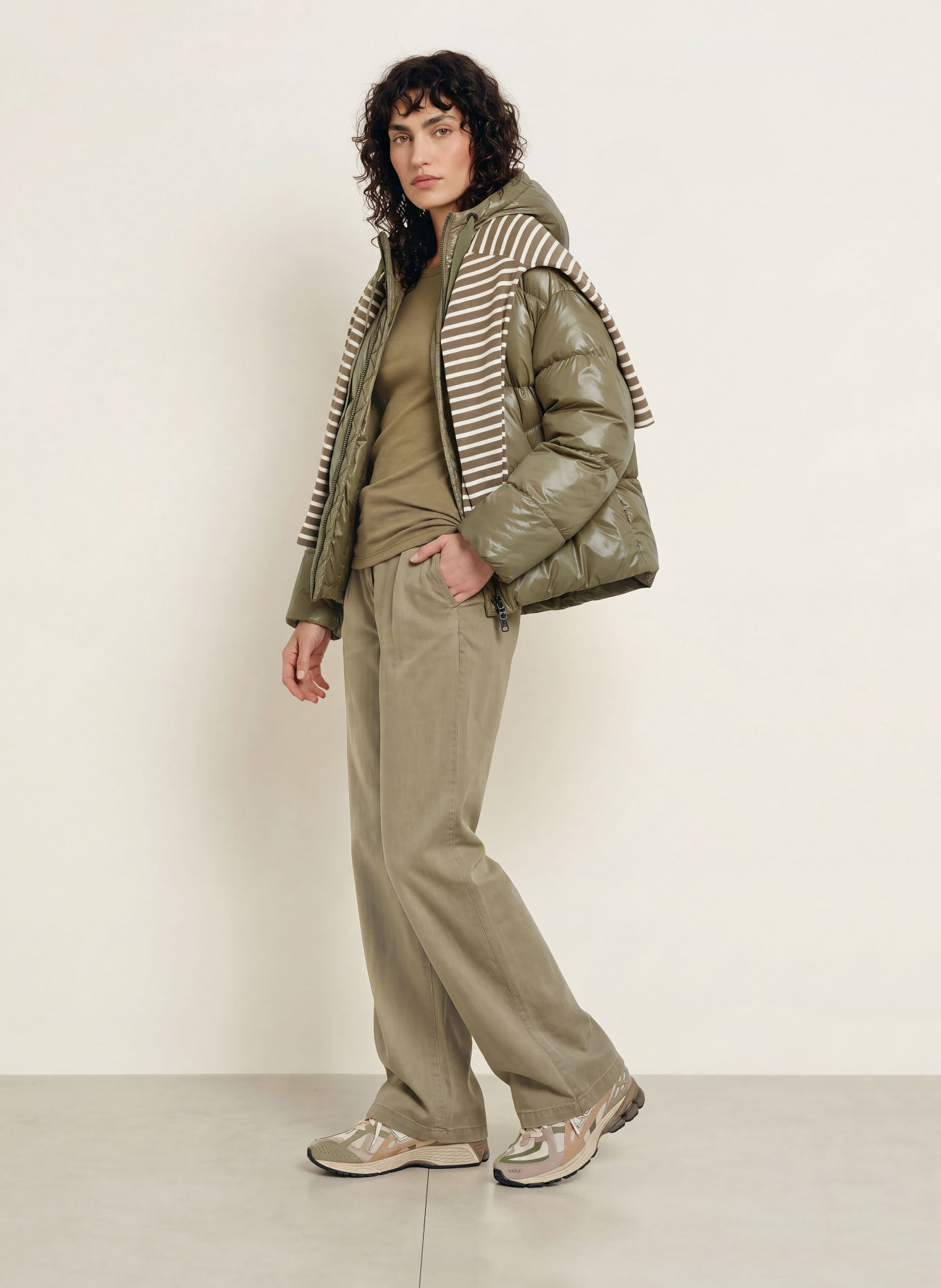 Juvia Oversized donsjack KIARA: OLIJF