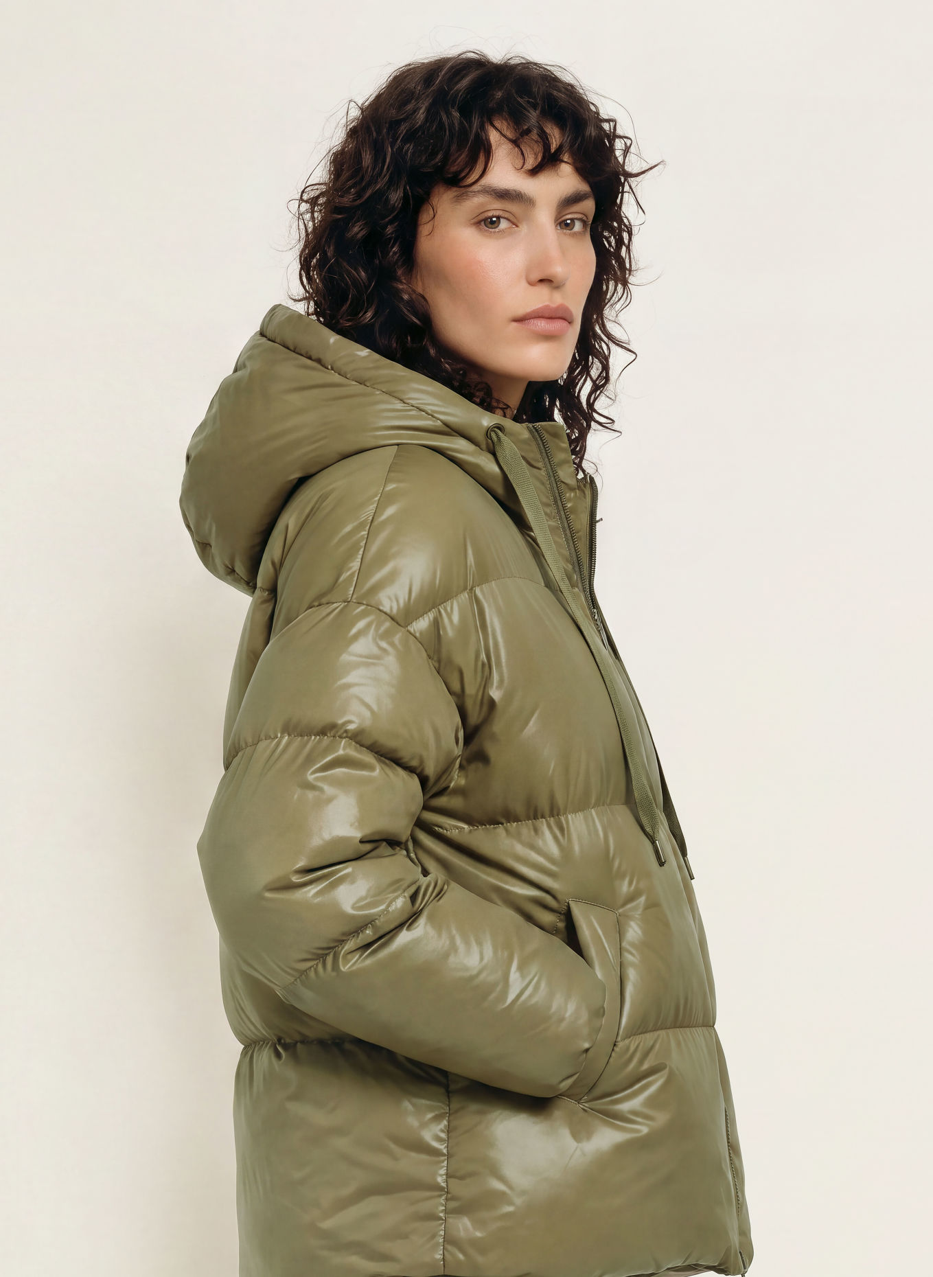 Juvia Oversized donsjack KIARA: OLIJF