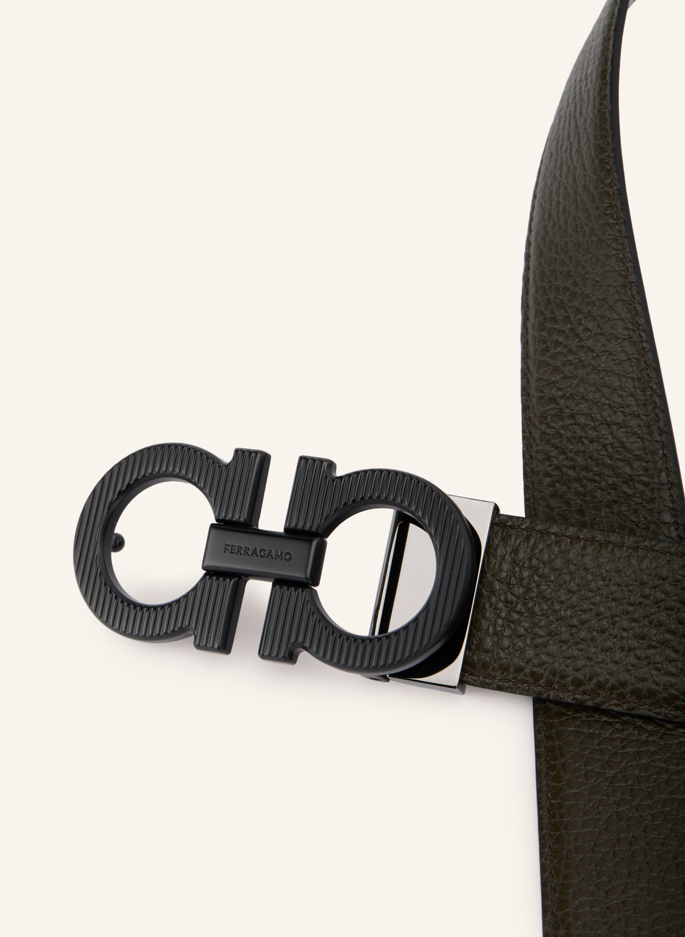 FERRAGAMO Lederen riem om te keren: ZWART