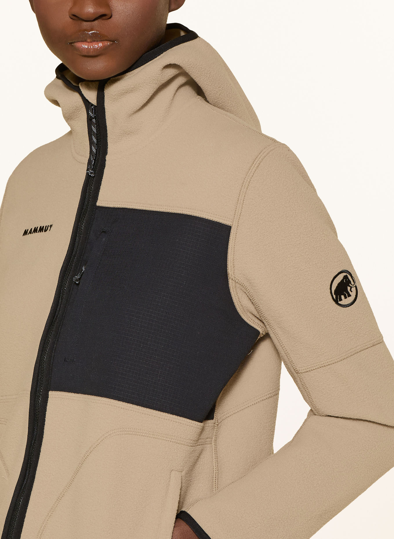 MAMMUT Jacheta din fleece TAMARO ML HOODED: BEJ / NEGRU