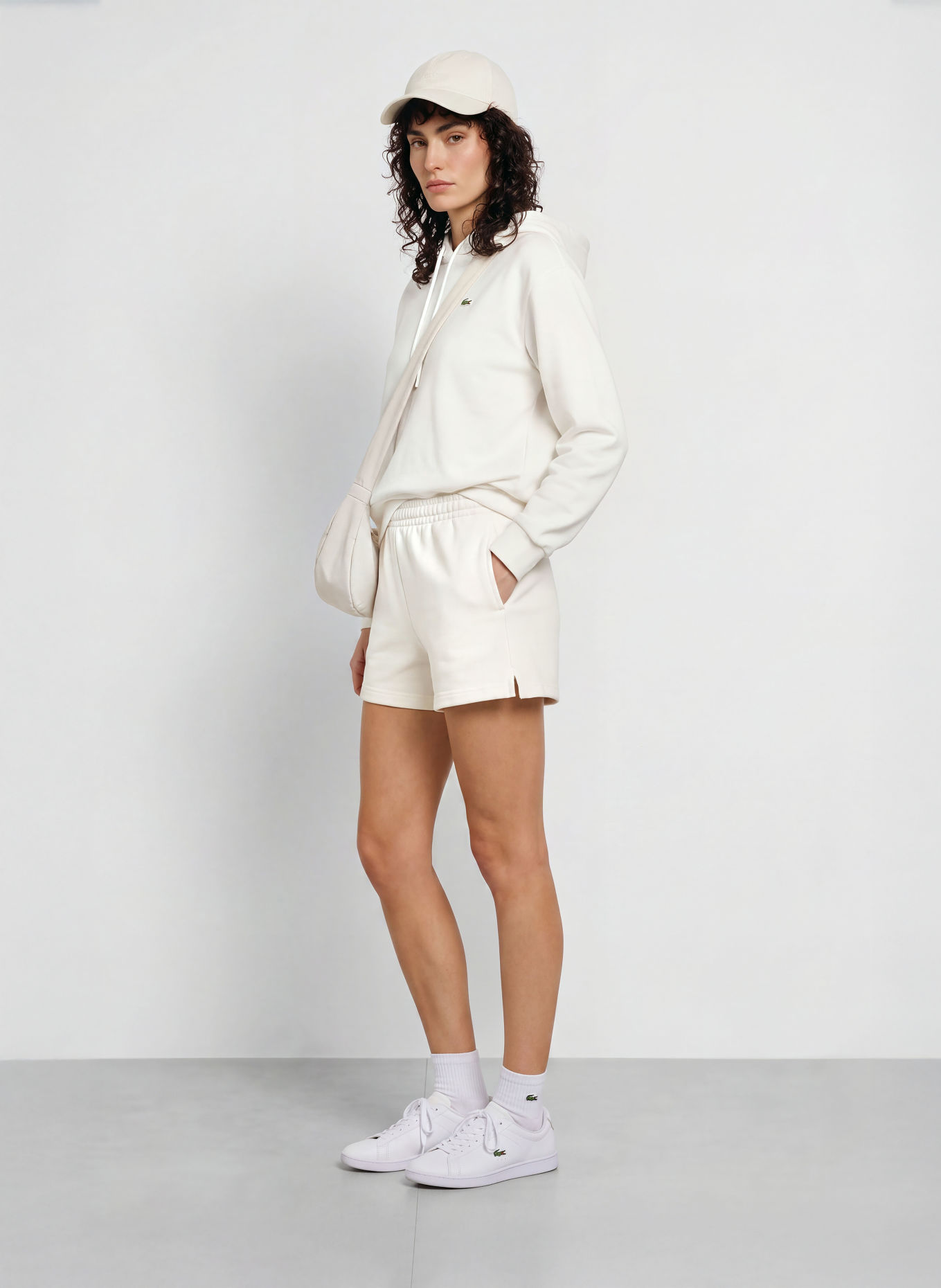 LACOSTE Sweatshorts: CREME
