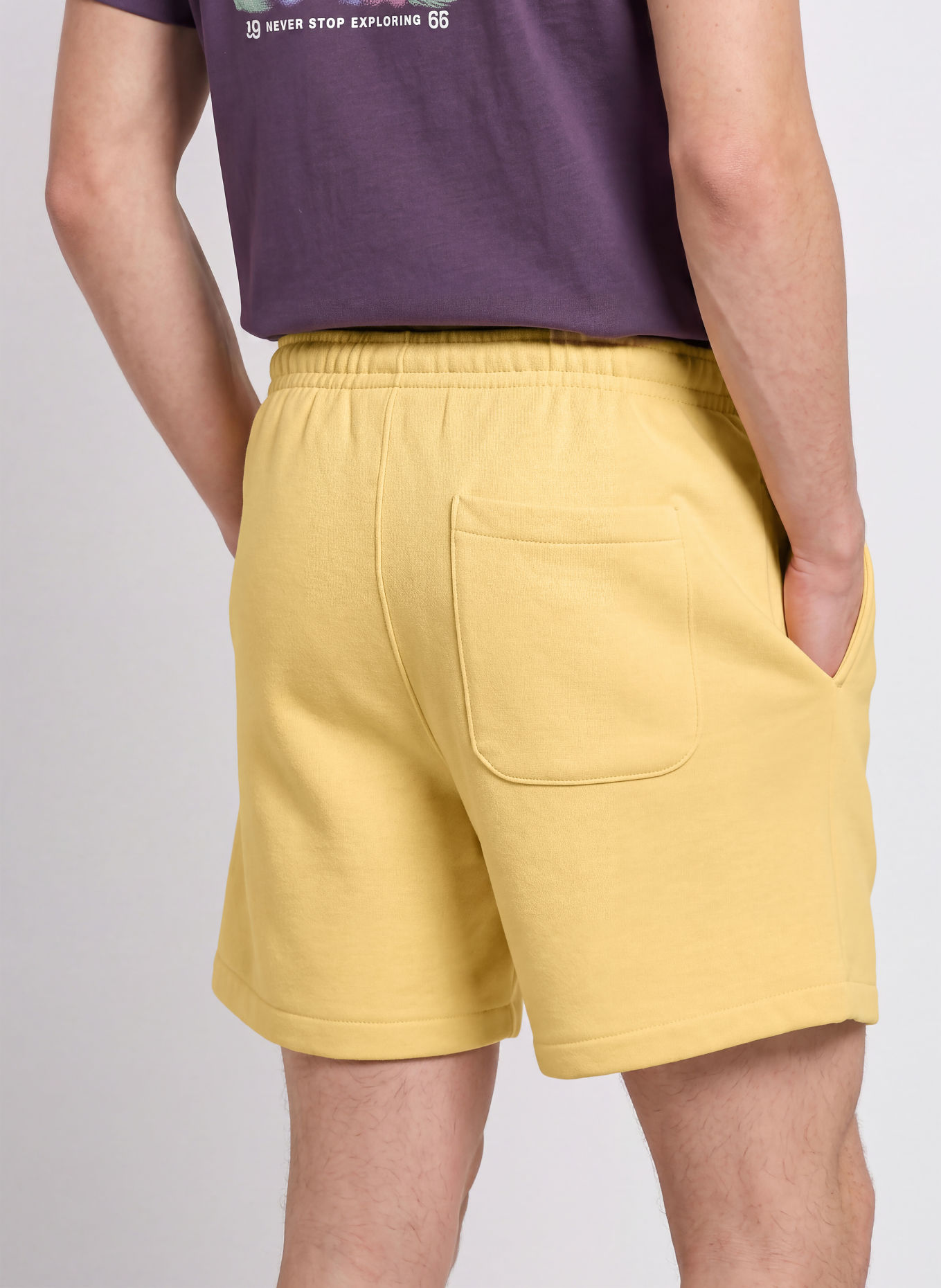 THE NORTH FACE Sweatshorts RED BOX: GELB