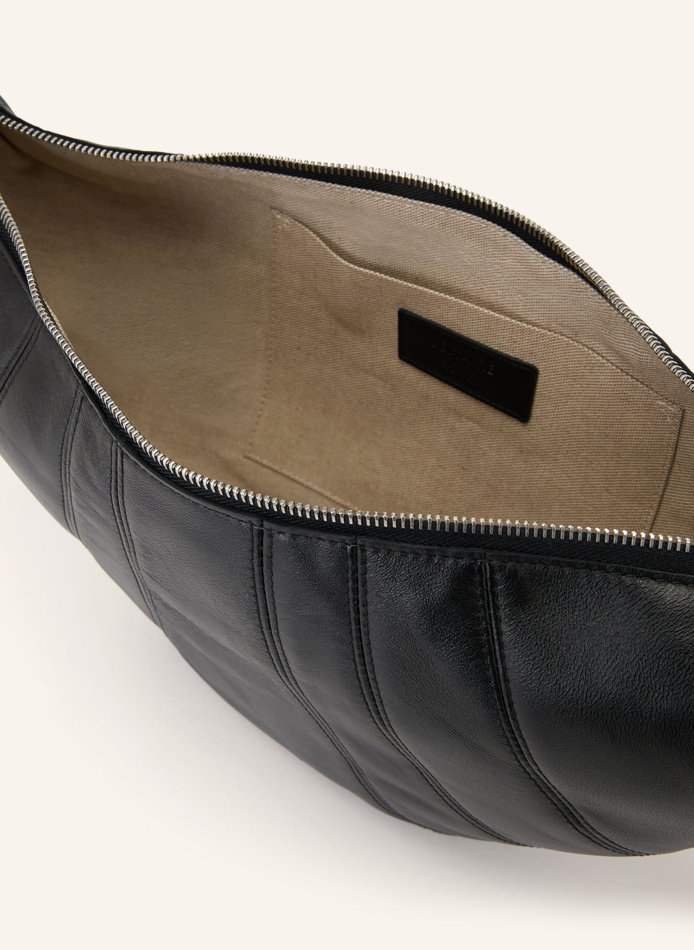 LEMAIRE Skuldertaske CROISSANT MEDIUM: SORT