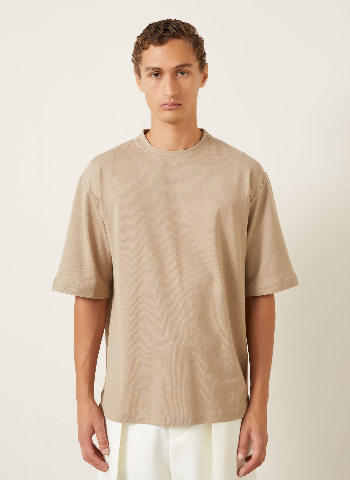 JACQUEMUS T-shirt LE TSHIRT ROND CARRE: BEIGE / BLACK