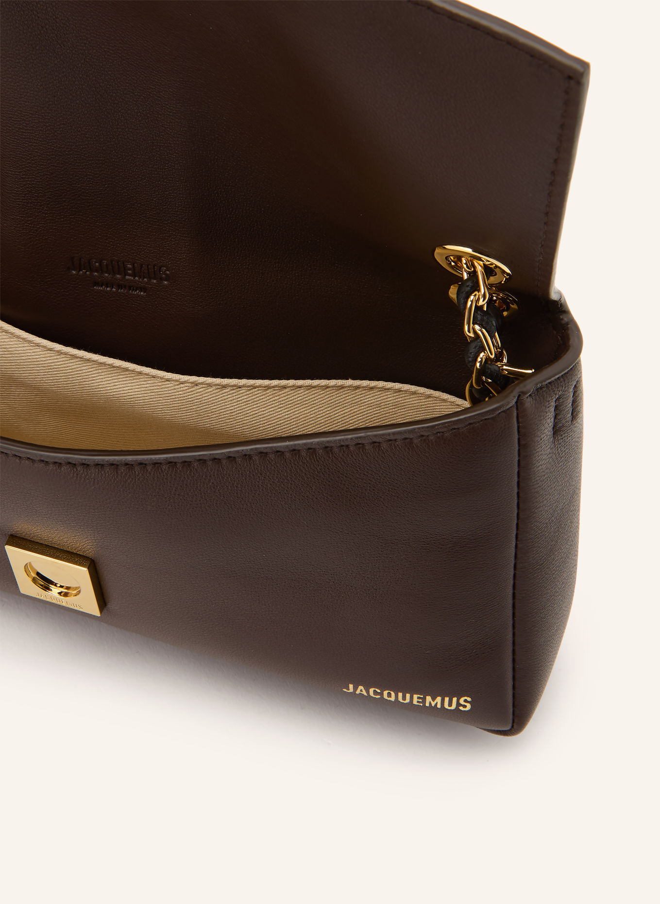 JACQUEMUS Sac à bandoulière LE BAMBINO CHAINE: MARRON FONCÉ / ARGENT / OR