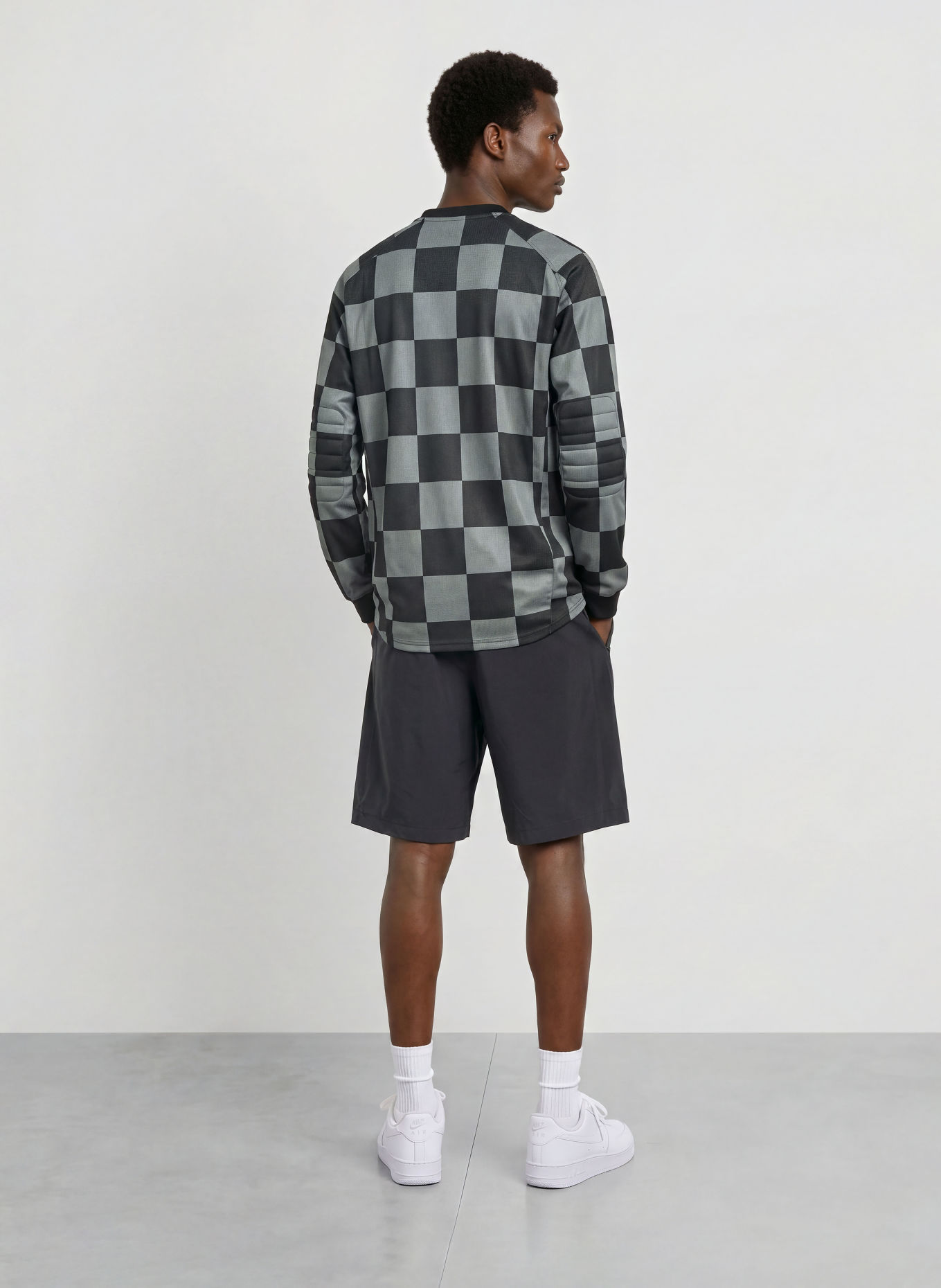 Nike Longsleeve SPORTSWEAR CLUB: DONKERGRIJS / GROEN / ZWART