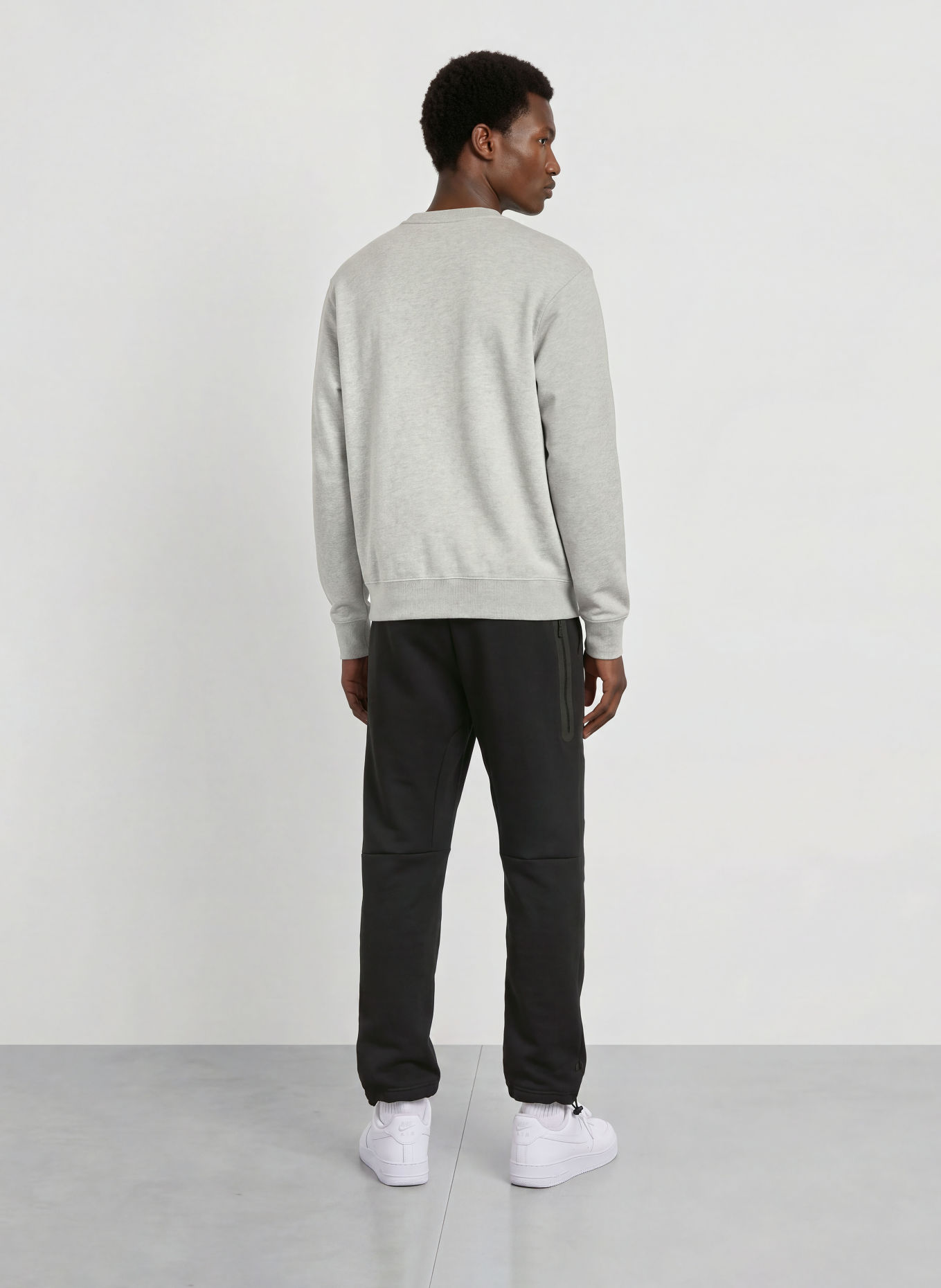 Nike Spodnie dresowe TECH: CZARNY