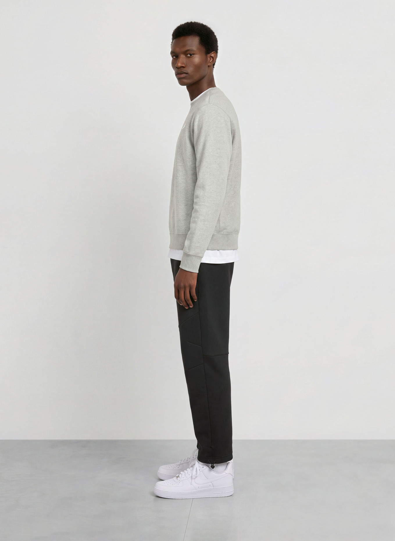 Nike Spodnie dresowe TECH: CZARNY