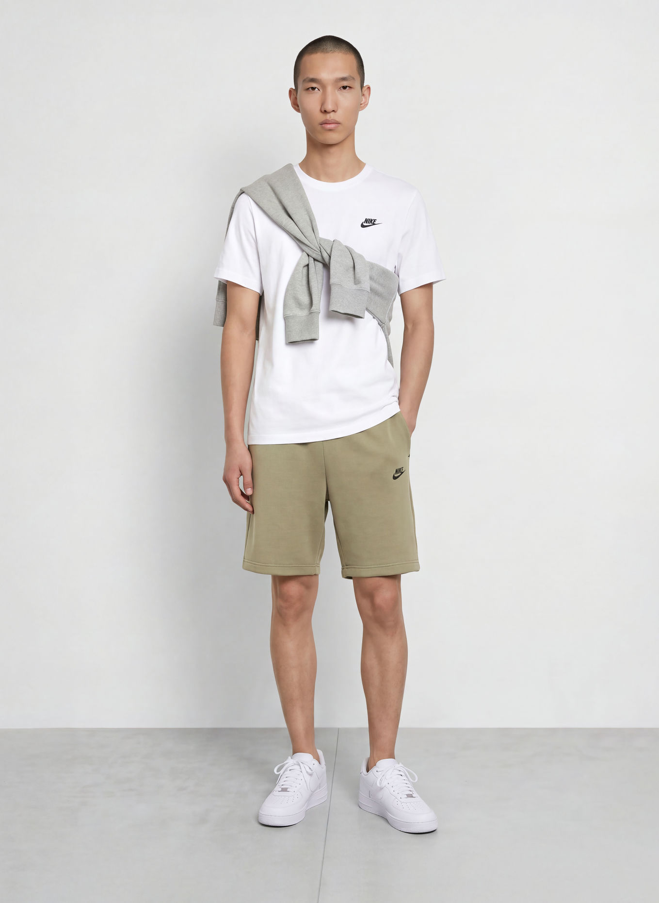Nike Sweatshorts TECH: KHAKI