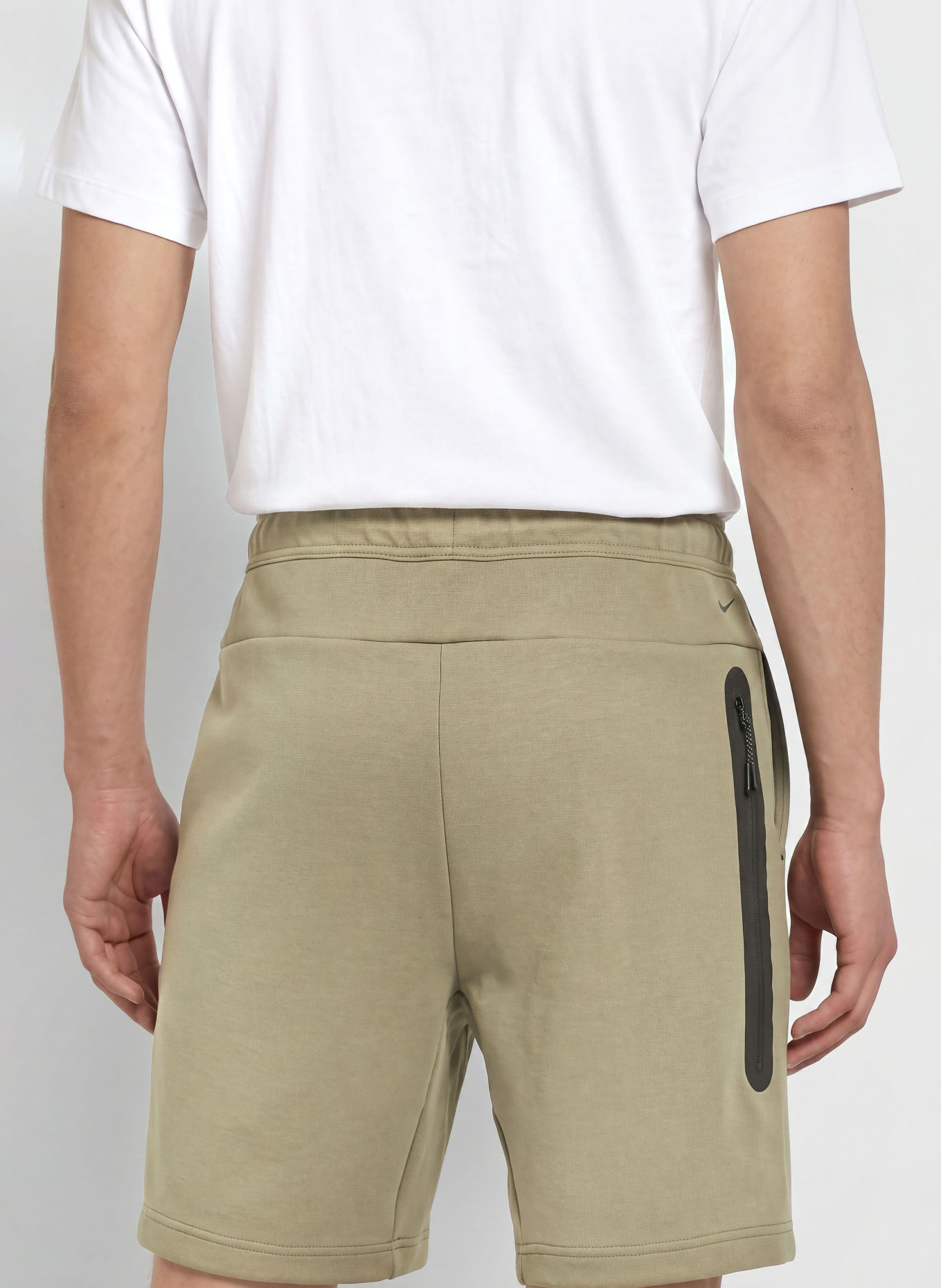 Nike Sweatshorts TECH: KHAKI